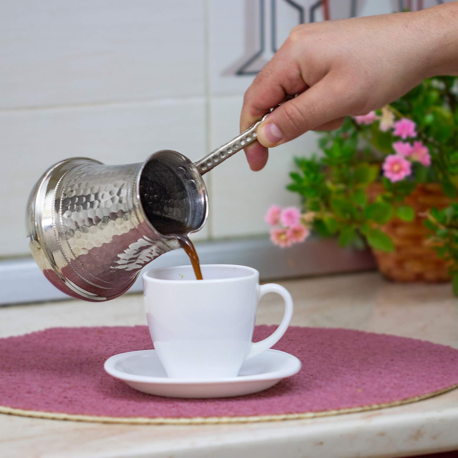Cobre Plateado con Diseño Tallado, 6 porciones Olla de Cobre Martillado  Otomana Hecha a Mano Nosy Nomad Cafetera Turca: Cezve Cafetera para Café  Turco Cafetera Arabe Ibrik con Mango Cafeteras de émbolo