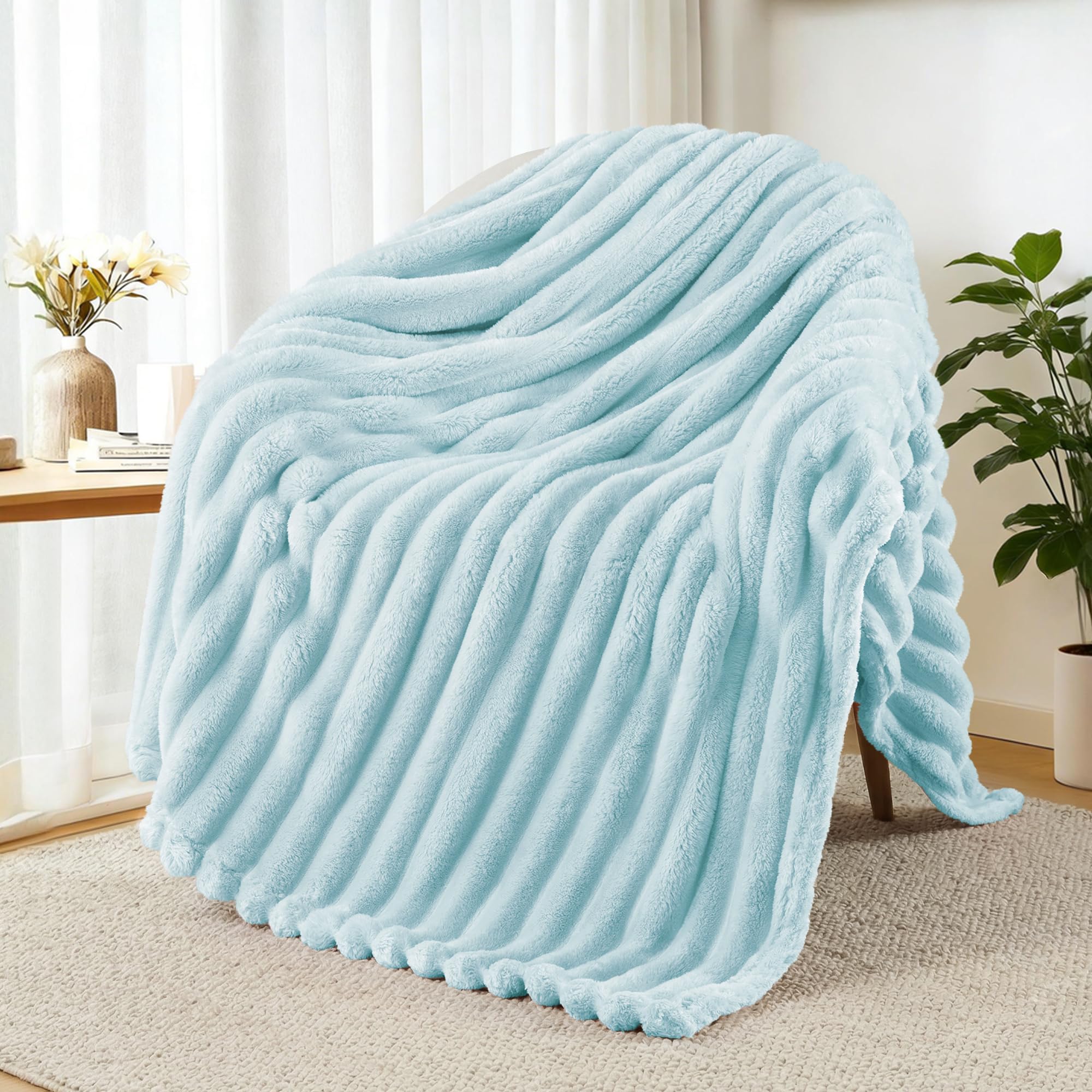 Exclusivo Mezcla Fleece Throw Blanket for Sofa, Super Soft Striped Jacquard Bed Blanket, Lightweight Fuzzy Cozy for All Seasons, 127x152 CM, Light Blue