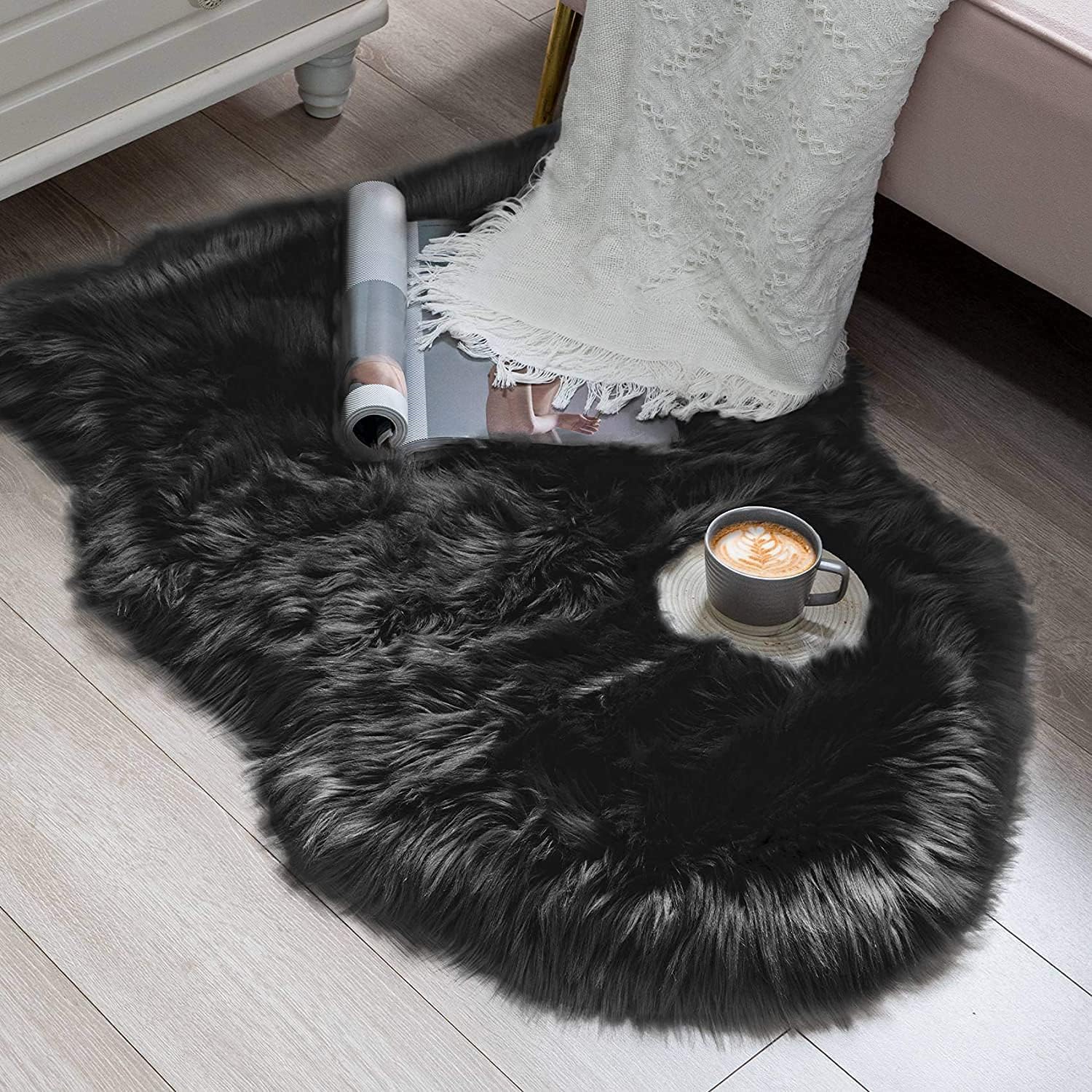 HEQUN Faux Fur Sheepskin Style Rug Faux Fleece Chair Cover Seat Pad Soft Fluffy Shaggy Area Rugs For Bedroom Sofa Floor (Black, 50 X 80 CM)