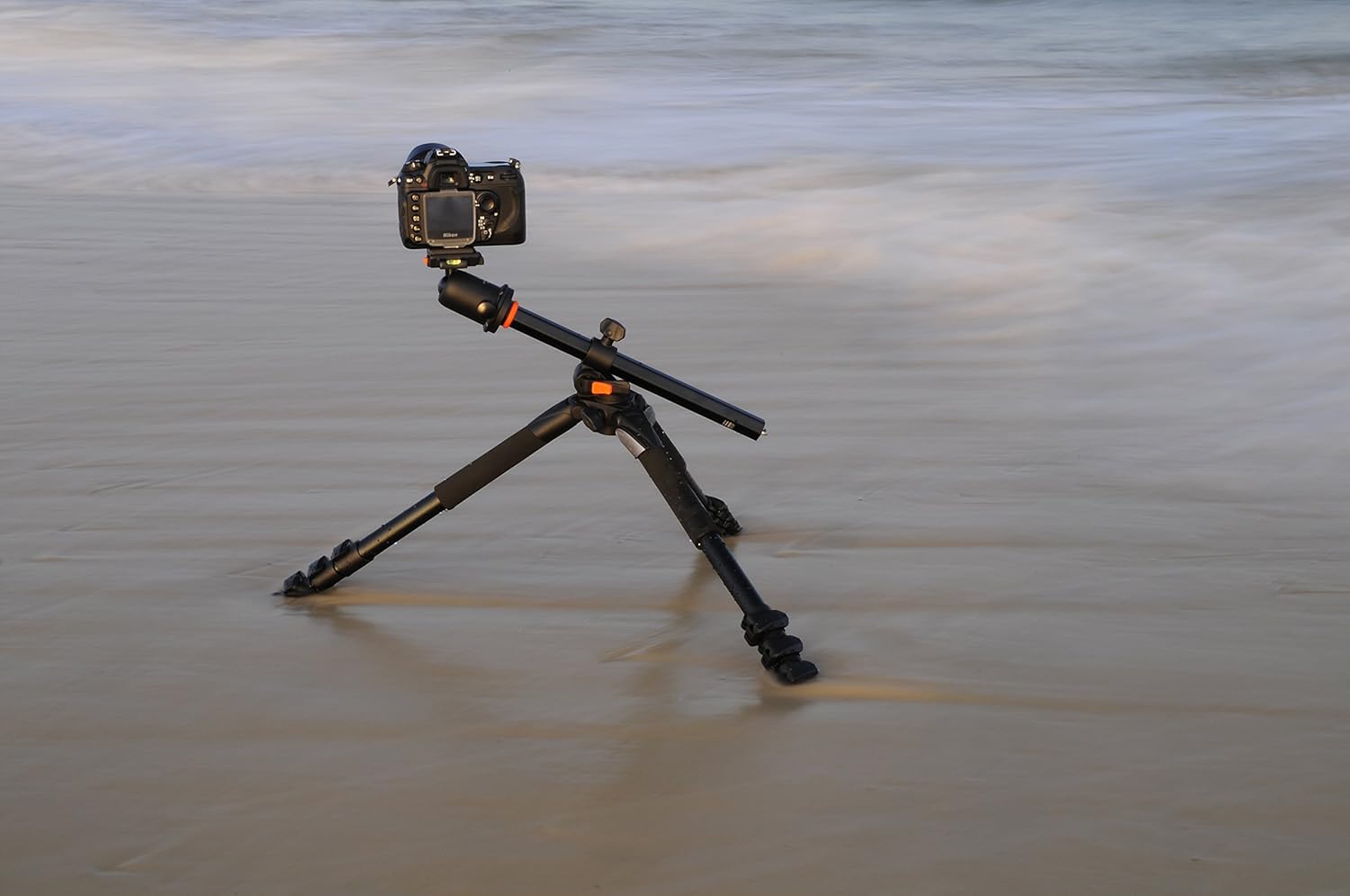 Vanguard Alta Pro 263AB 100 Aluminum Tripod with SBH-100 Ball Head for Sony, Nikon, Canon DSLR Cameras, Black : Camera & Photo