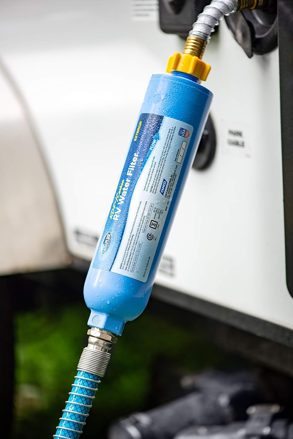 Camco 40043 TastePure RV/Marine Water Filter with Flexible Hose Protector | Protects Against Bacteria | Reduces Bad Taste, Odors, Chlorine and Sediment in Drinking Water: Automotive