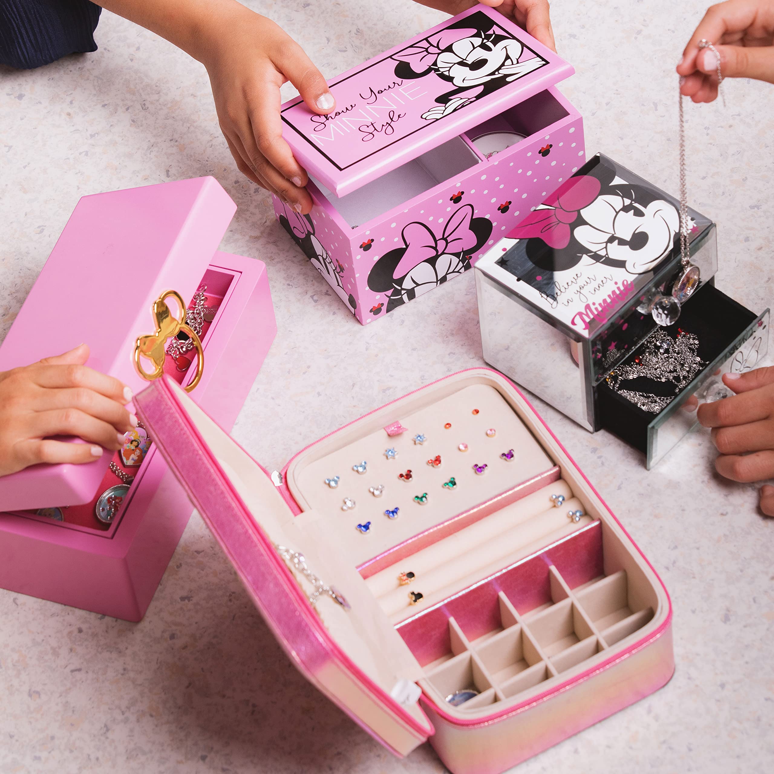 Disney Minnie Mouse Jewelry Box, Show Your Minnie Style Jewelry Organizer