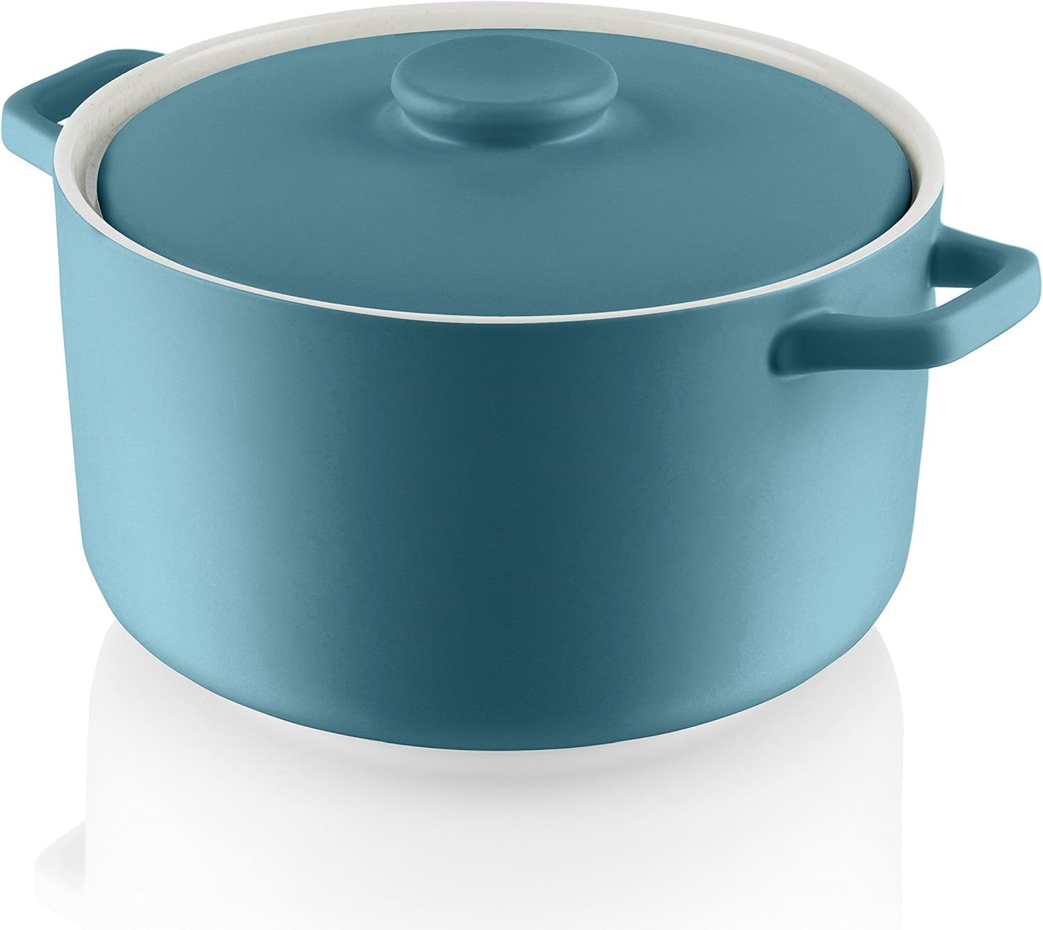 large round casserole dish