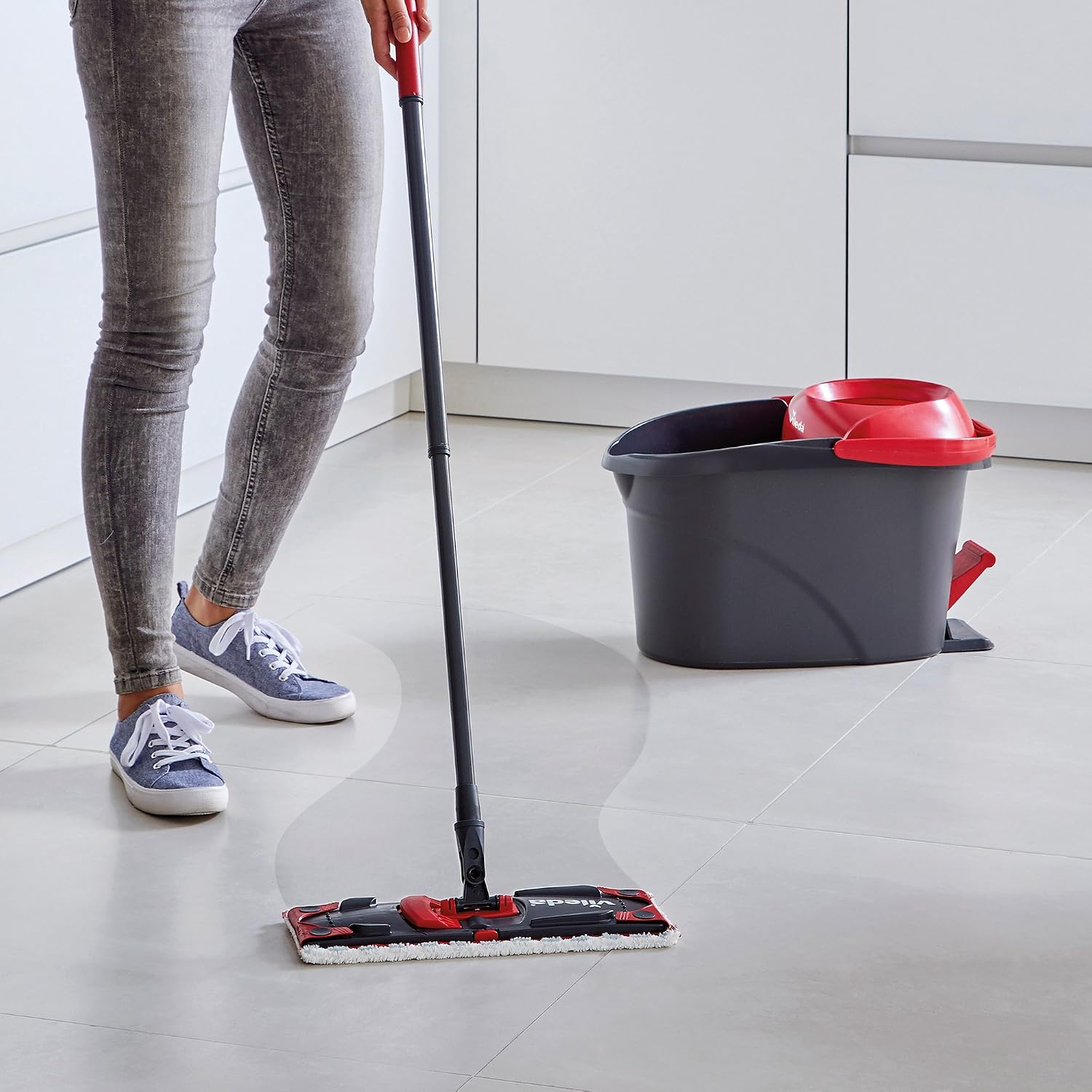 Vileda Ultramat Turbo Flat Mop and Bucket Set, Vileda Ultramax Mop and Bucket Set, Black/Red - Image 5