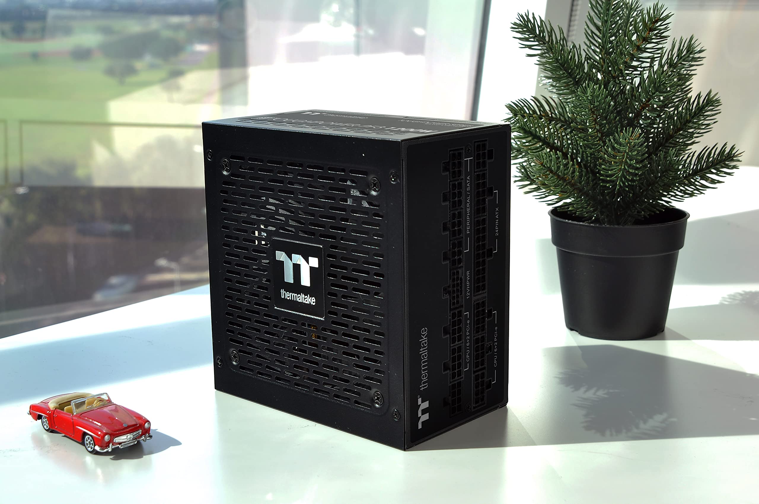 Thermaltake | Toughpower PF3 Platinum 1200W | ATX Netzteil | ATX 3.0 | PCIe Gen 5.0 | 12VHPWR | 80 Plus Platinum | sehr leise | vollmodular | 10 Jahre Garantie 2