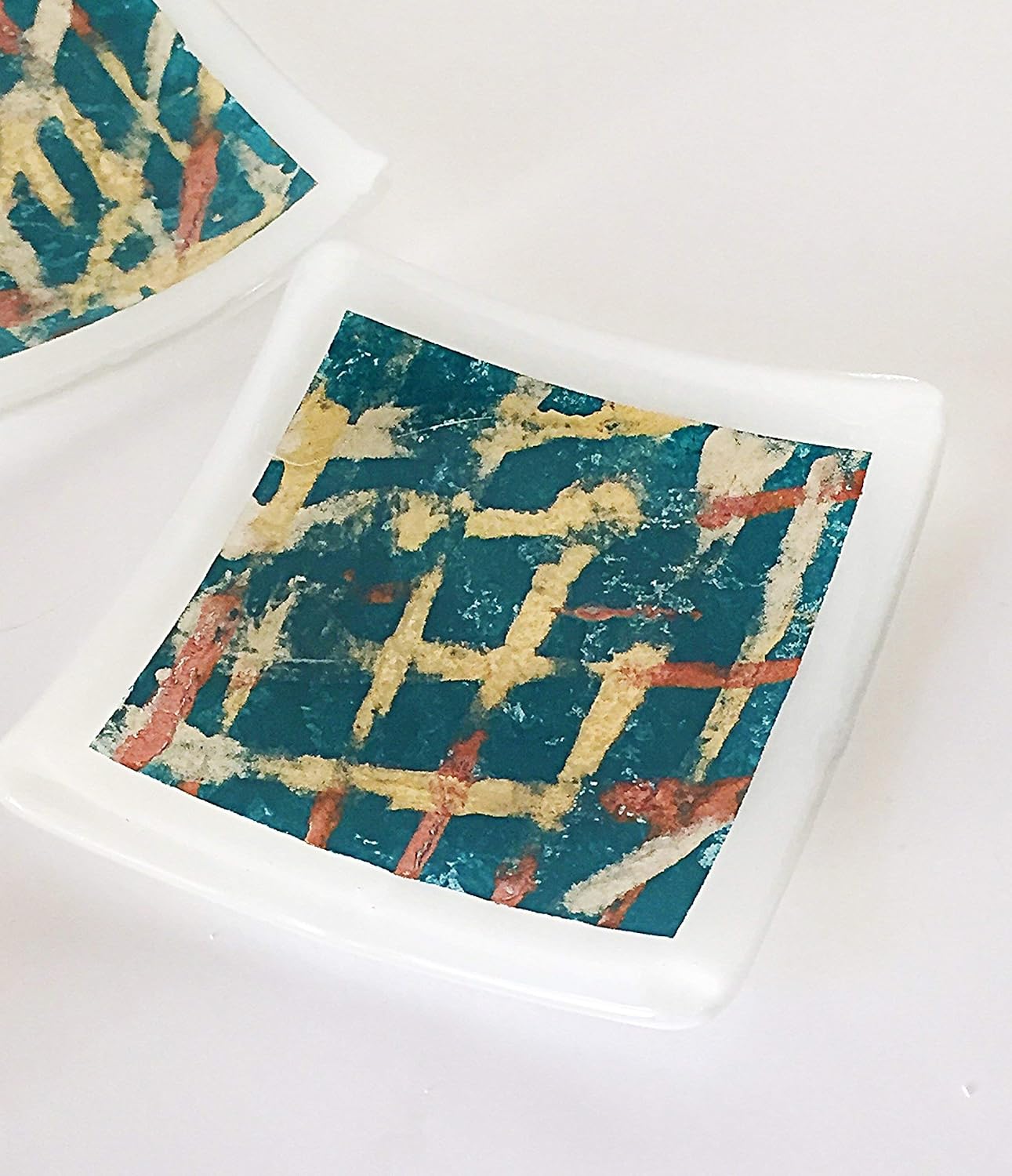 Amazon Com Handcrafted Fused Glass Decorative Plate With Metallic
