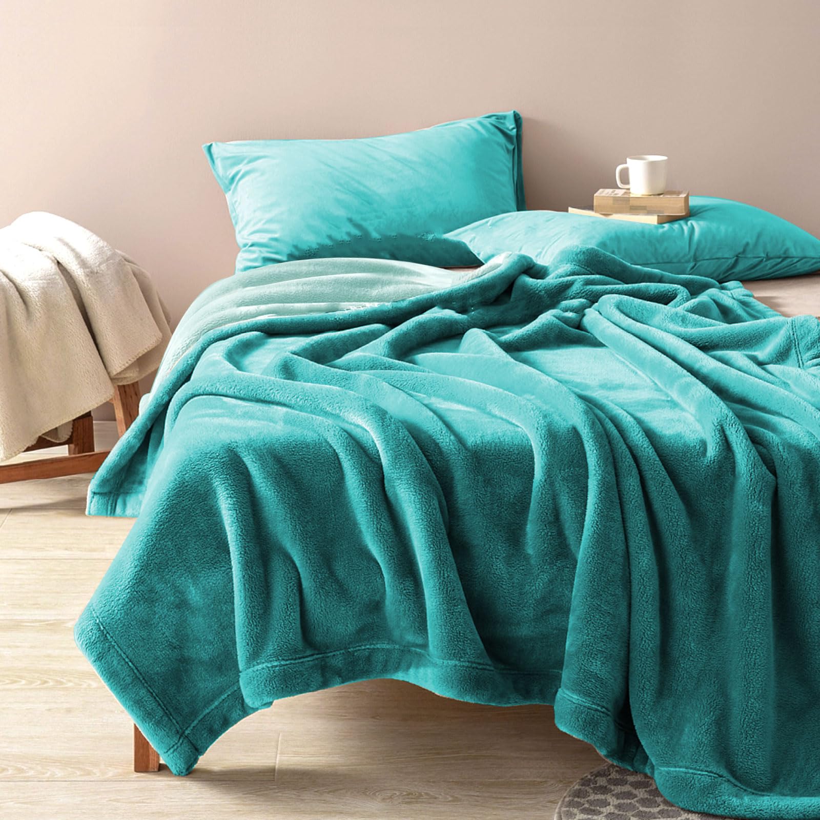 YISURE Waterproof Blanket for Adults, Waterproof Splash Blanket for Bed, King Size 90"x80" (Green)