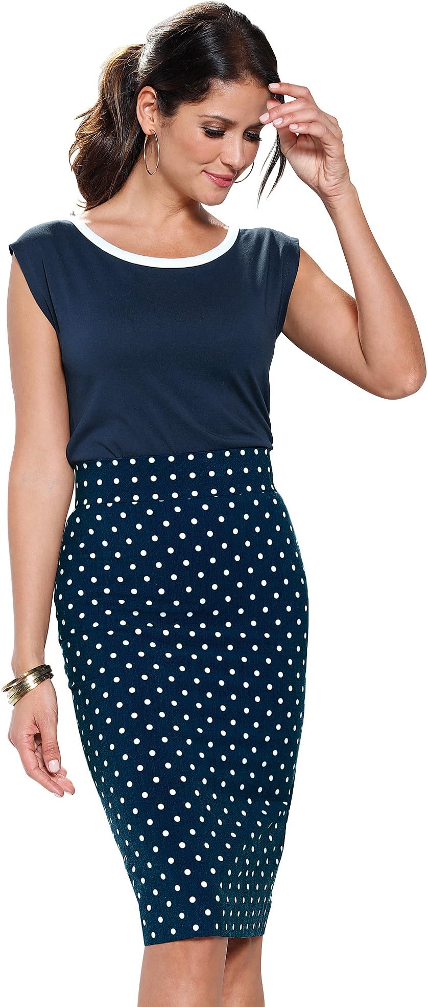 Women's Skirt with Pleats and Metallic Zip in The Back - 014055