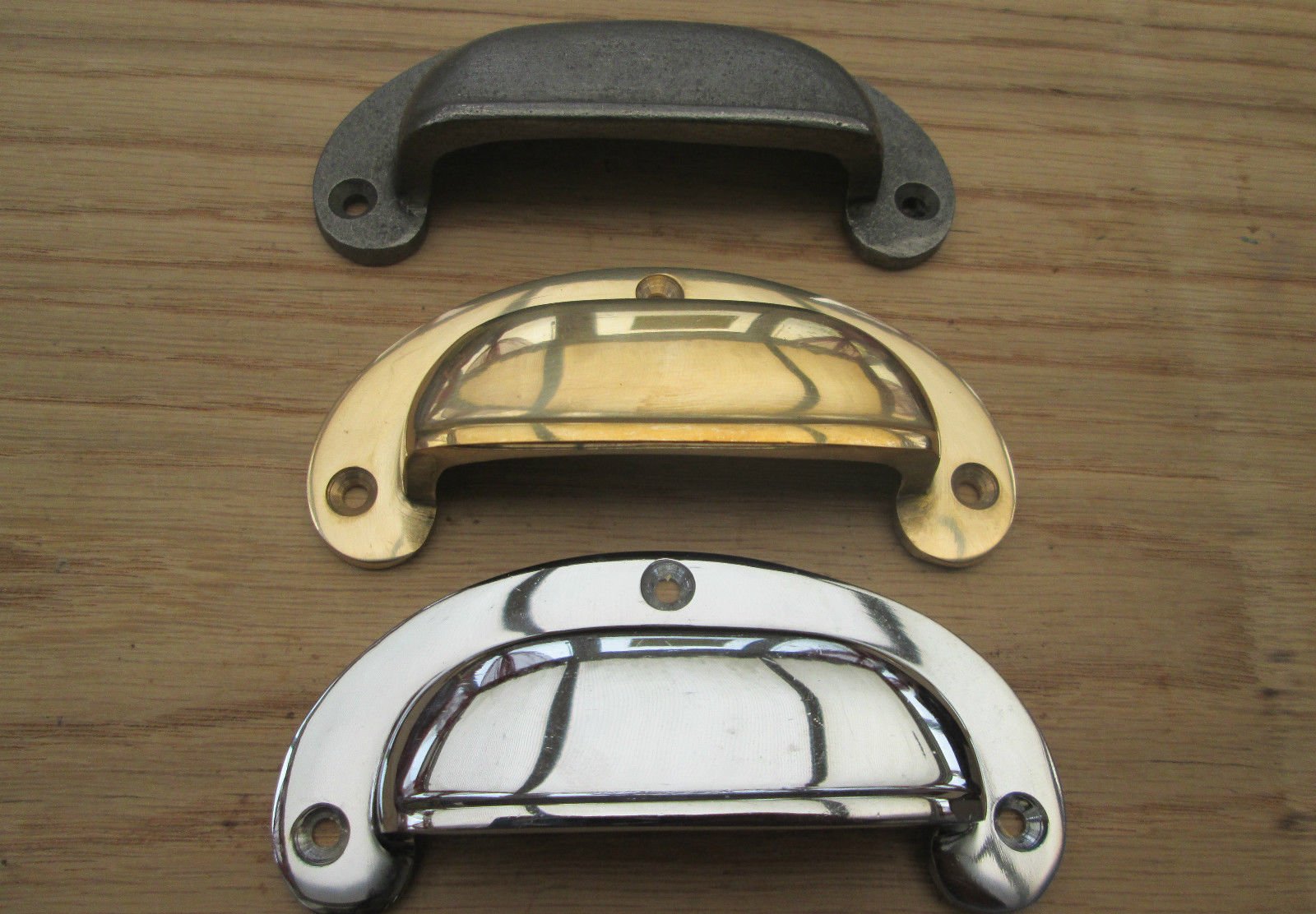 IRONMONGERY WORLD® Cup Shell Victorian Old Vintage Style Drawer Cupboard Cabinet Door Pull Handles (Silver)