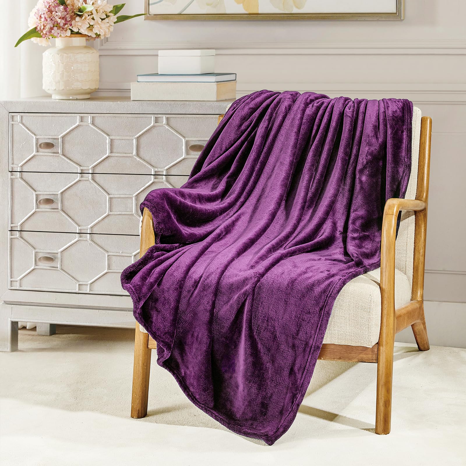 BOURINA Flannel Blanket Throw Lightweight Cozy Plush Microfiber Solid Fleece Blanket,Throw (Purple, 270x230cm)