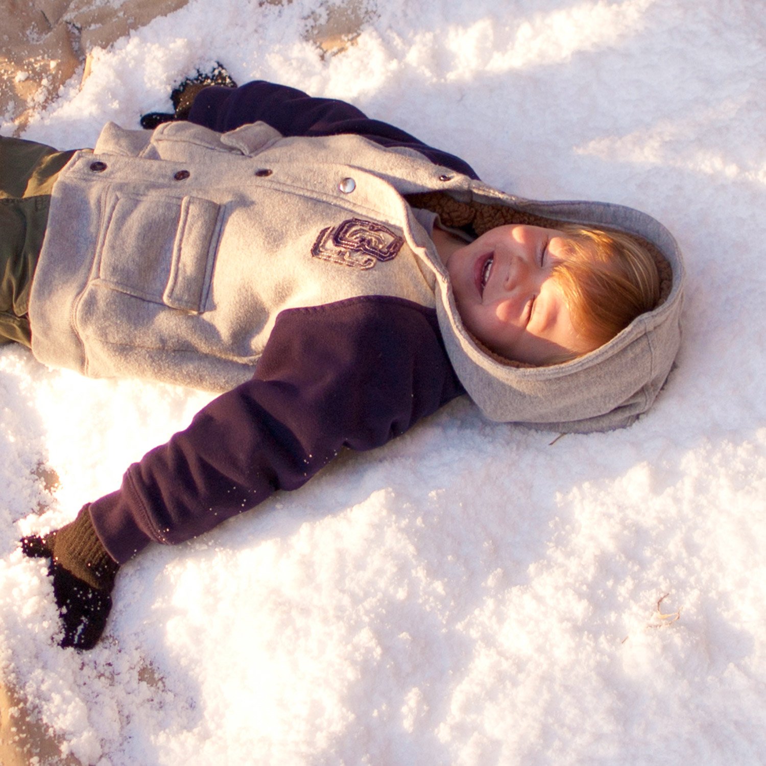 Snow In Seconds Instant Fake Snow Party Bucket (Makes 65 Gallons) on