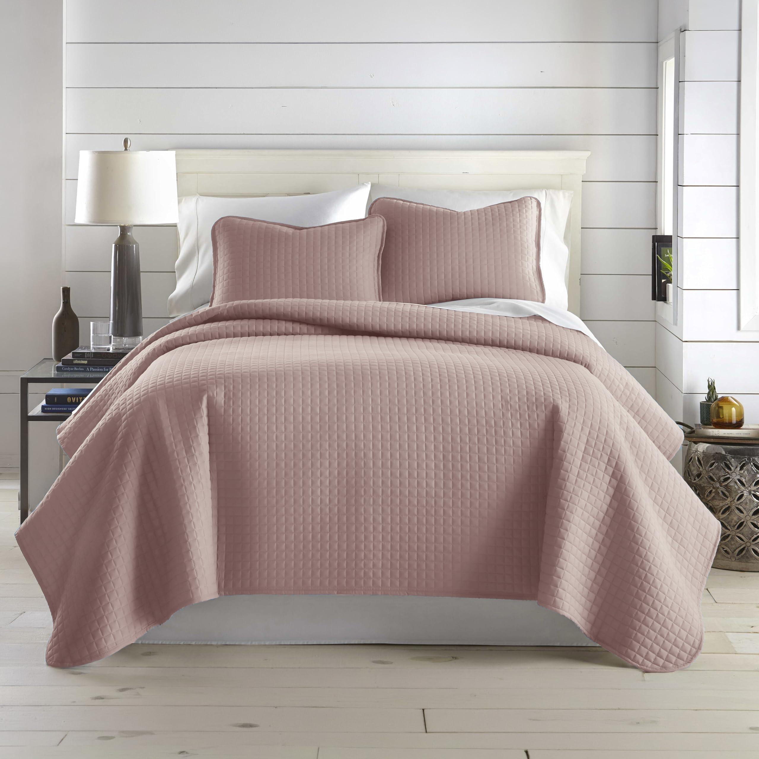 Southshore Fine Living, Inc. Full/Queen Quilt Set, Full Size Quilts with 2 Matching Pillow Shams, Lightweight Quilt Coverlet, Lightweight, Easy Care Machine Washable Queen Size Bedspread, Lavender