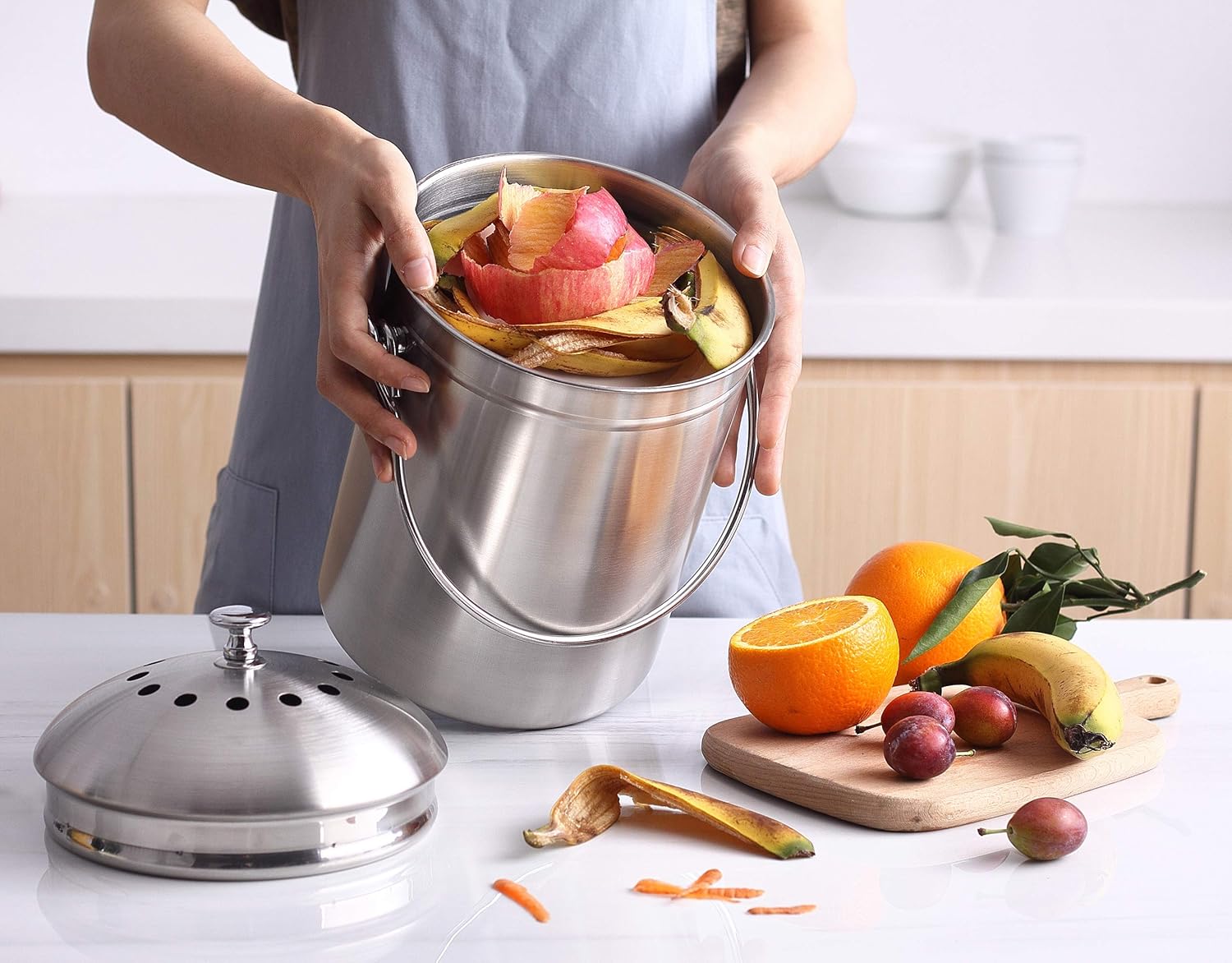 Utopia Kitchen Stainless Steel Compost Bin for Kitchen Countertop - 1.3 Gallon Compost Bucket for Kitchen with Lid - Includes 1 Spare Charcoal Filter: Kitchen & Dining