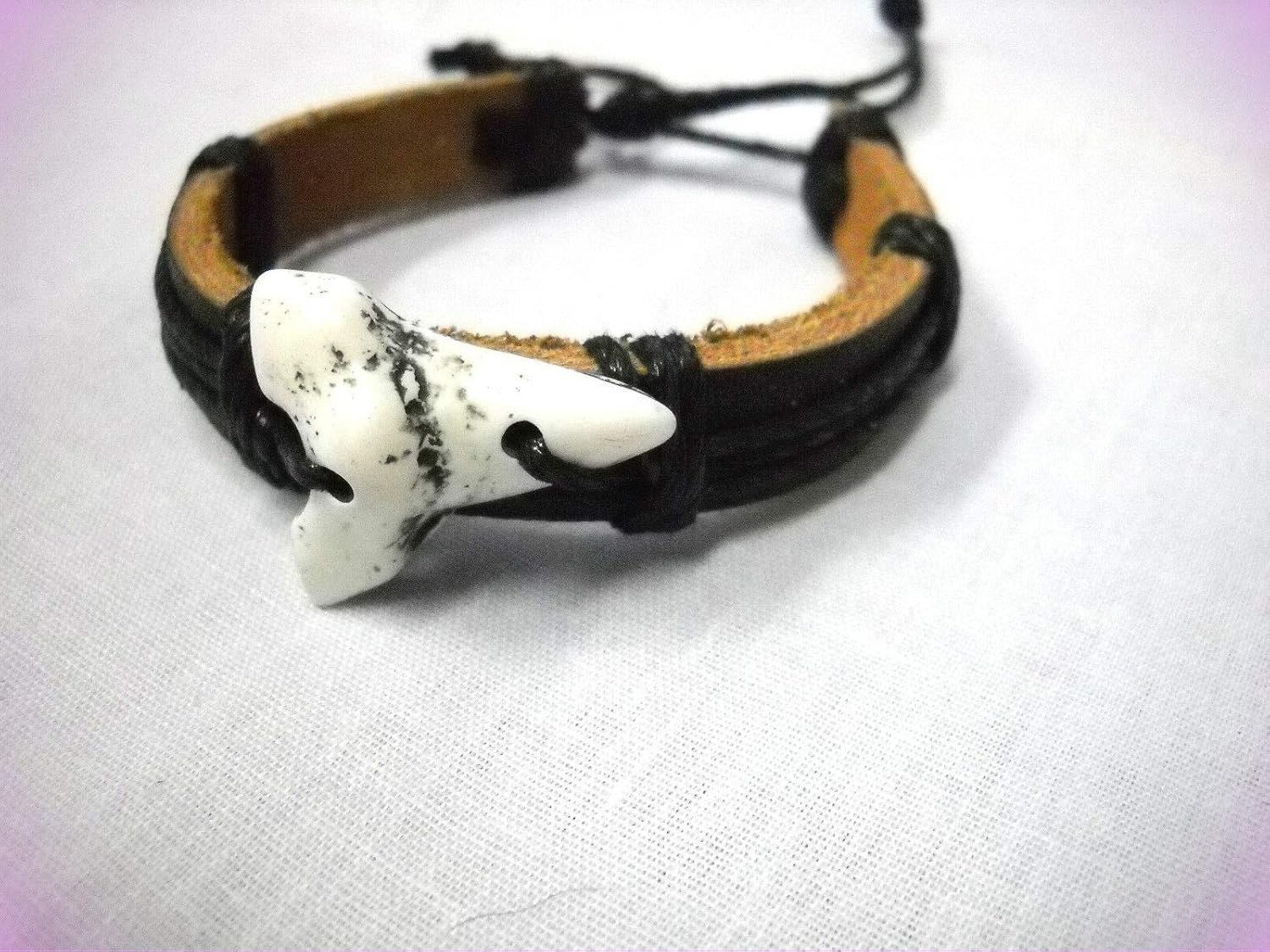 Thick Black Leather With White Resin Shark Tooth Adj Cord Crystal Fashion Jewelry Bangle Bracelet For Women Jaws Surf