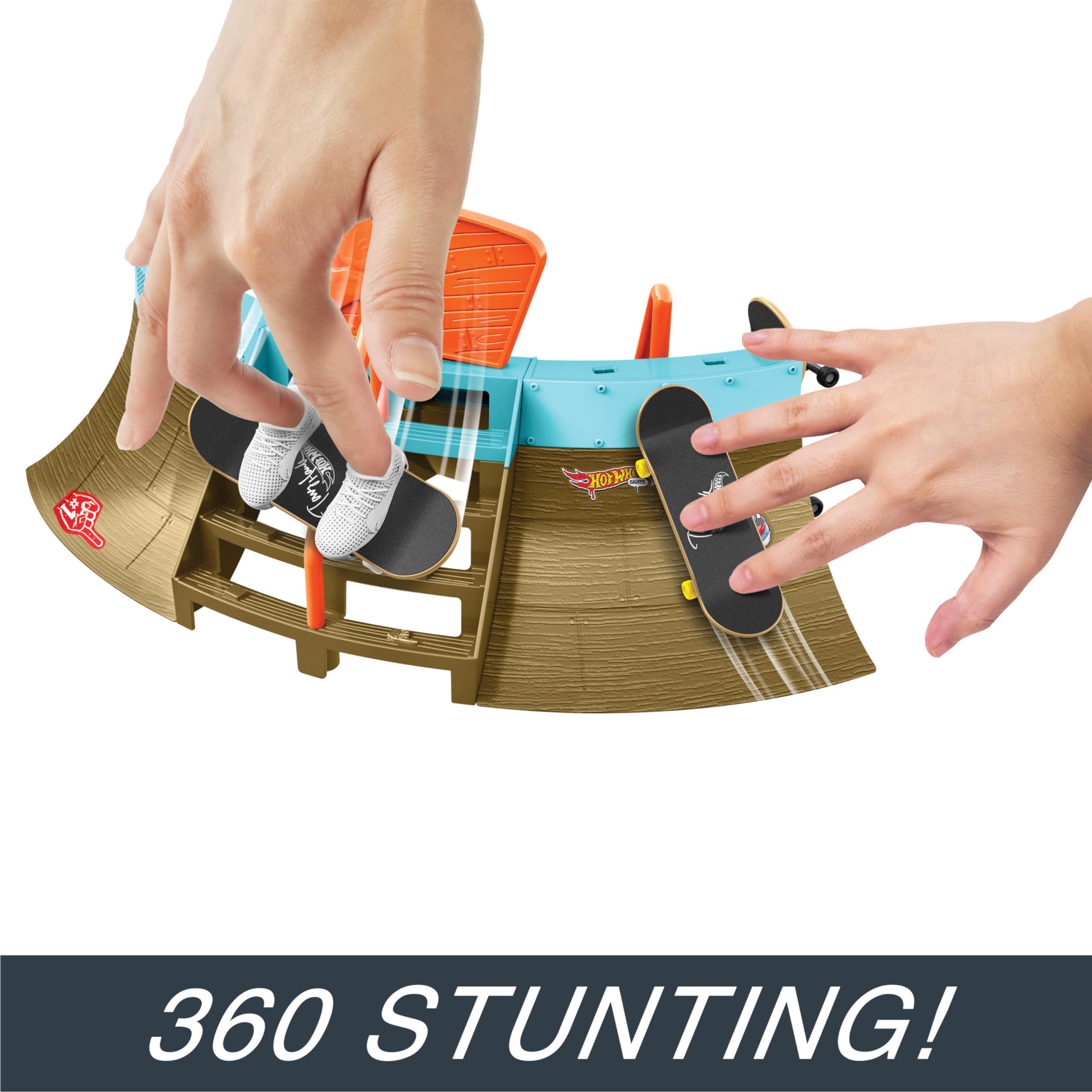 Hot Wheels Skate Stadium Playset Designed with Tony Hawk, 1 Exclusive Fingerboard & Pair of Skate Shoes, Plus Storage