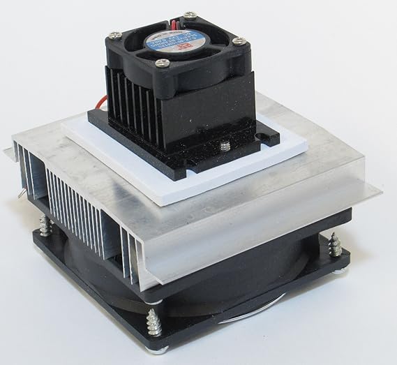 Amazon Co Jp ペルチェ 式 ポータブル Dc 12v クーラー 完成品 冷却 ファン スポーツ アウトドア