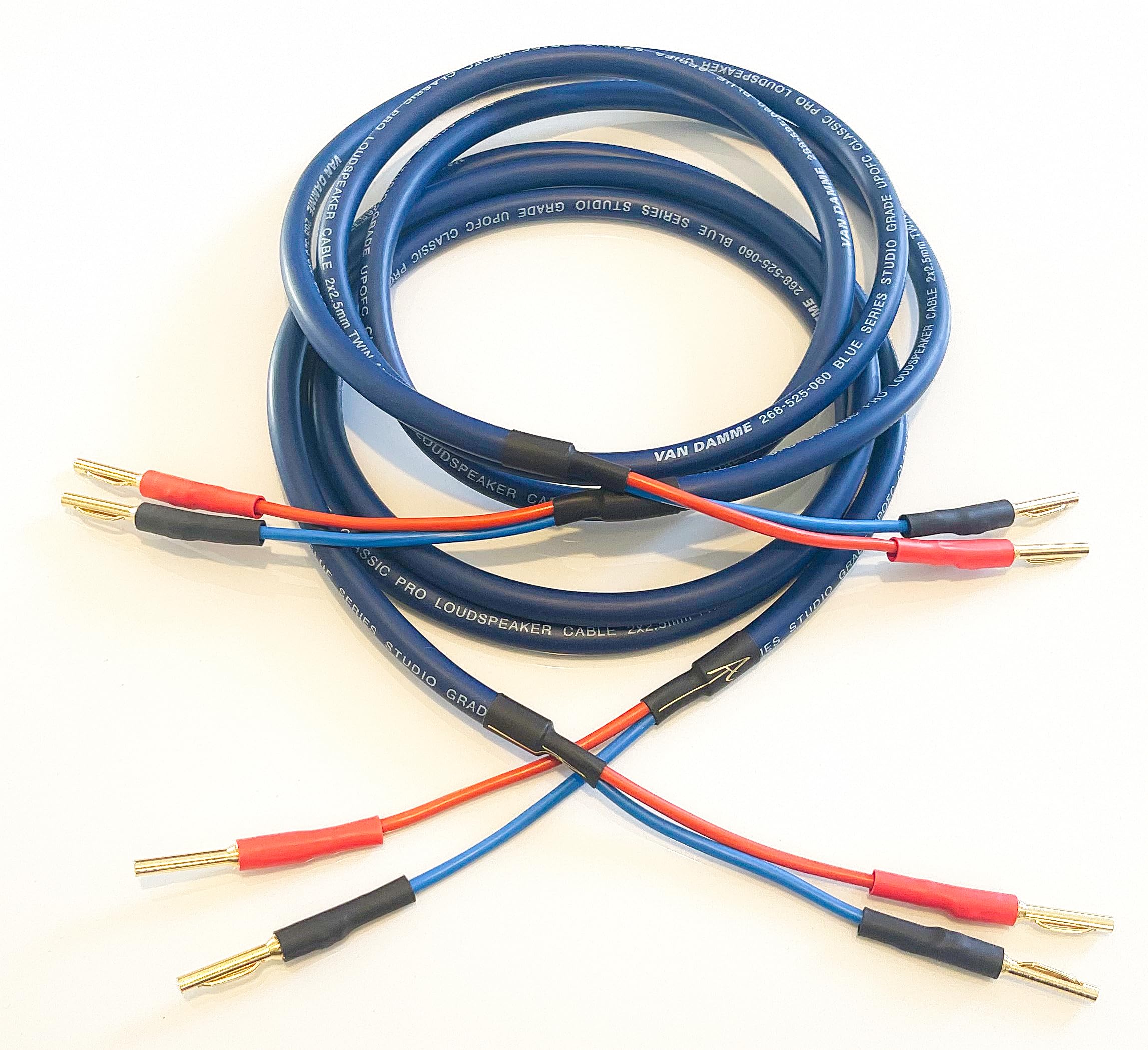 A1 Sound Van Damme Blue Series 2.5 mm Sq Studio Grade UPOFC Classic Pro Loud Speaker Cable Pair, 2 cables Terminated with Gold Plated 4mm Banana Plugs, 8 plugs in total. (1.5 Metre Pair)