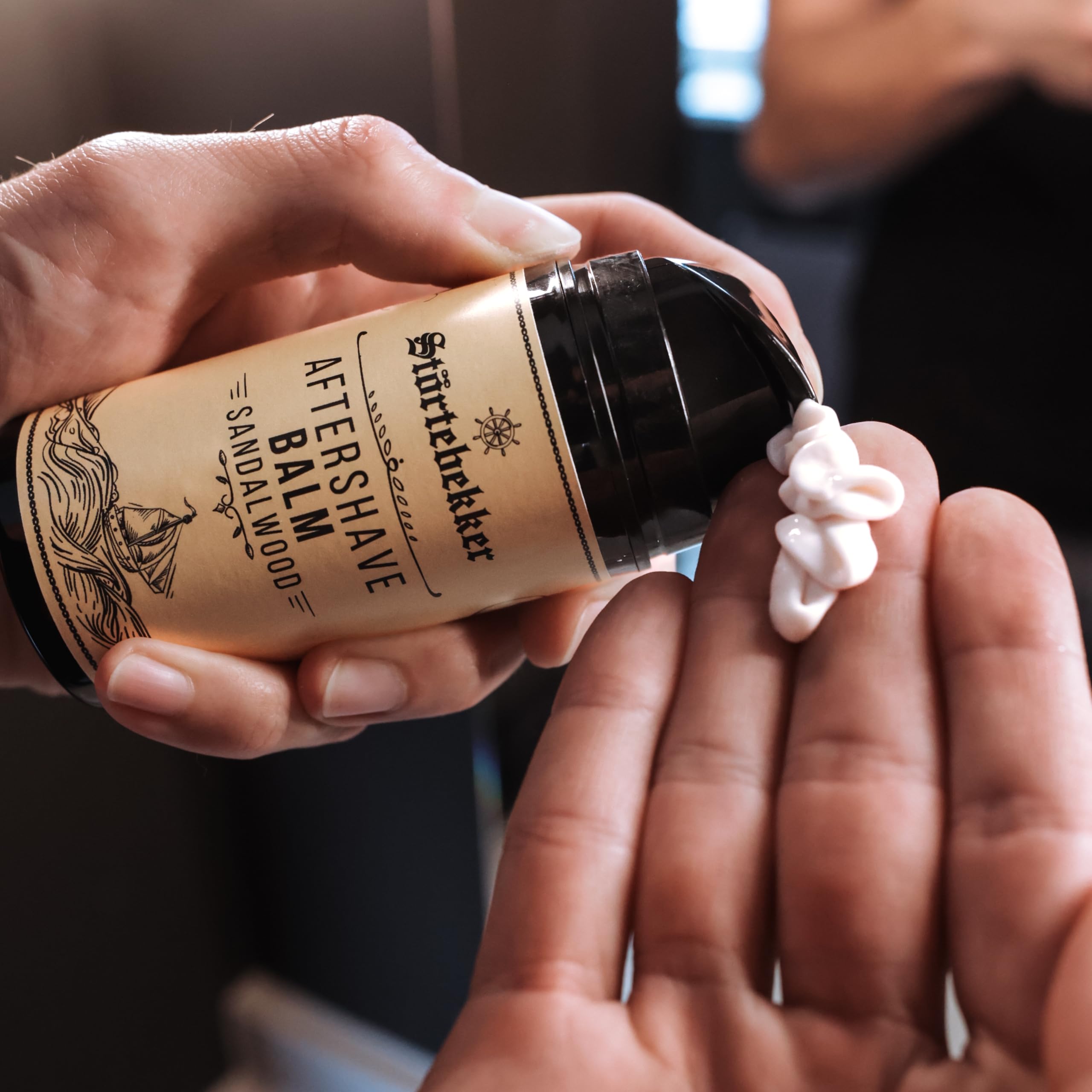 Störtebekker® Premium After Shave Balsam für Herren mit Sandelholz Duft - Gegen Hautirritationen, Rasurbrand - Hautpflege nach der Rasur - Angenehmer Duft - Männer Aftershave Balm - Made in Germany 2