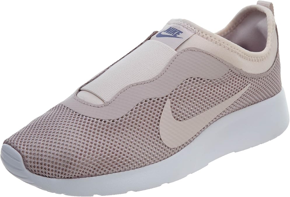 nike tanjun slip resistant