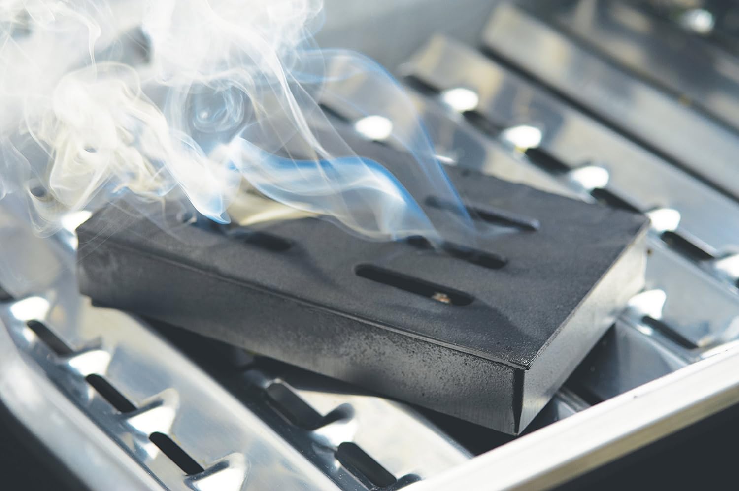 GrillPro 00150 Cast Iron Smoker Box : Freestanding Grills : Kitchen & Dining