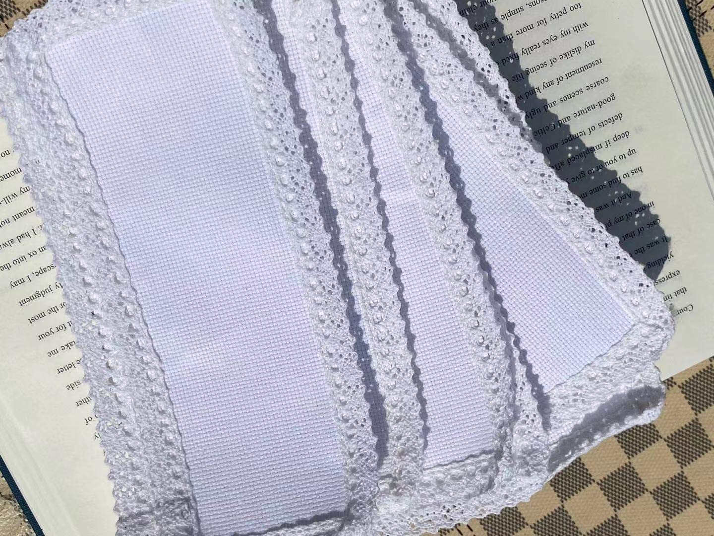 15 Pieces of,18 Count Book Marker Cross Stitch，net 42x130 aida 100% Cotton 18 Count aida with Cotton lace Edge,DIY Blank Bookmark,lace Cross Stitch Bookmarks