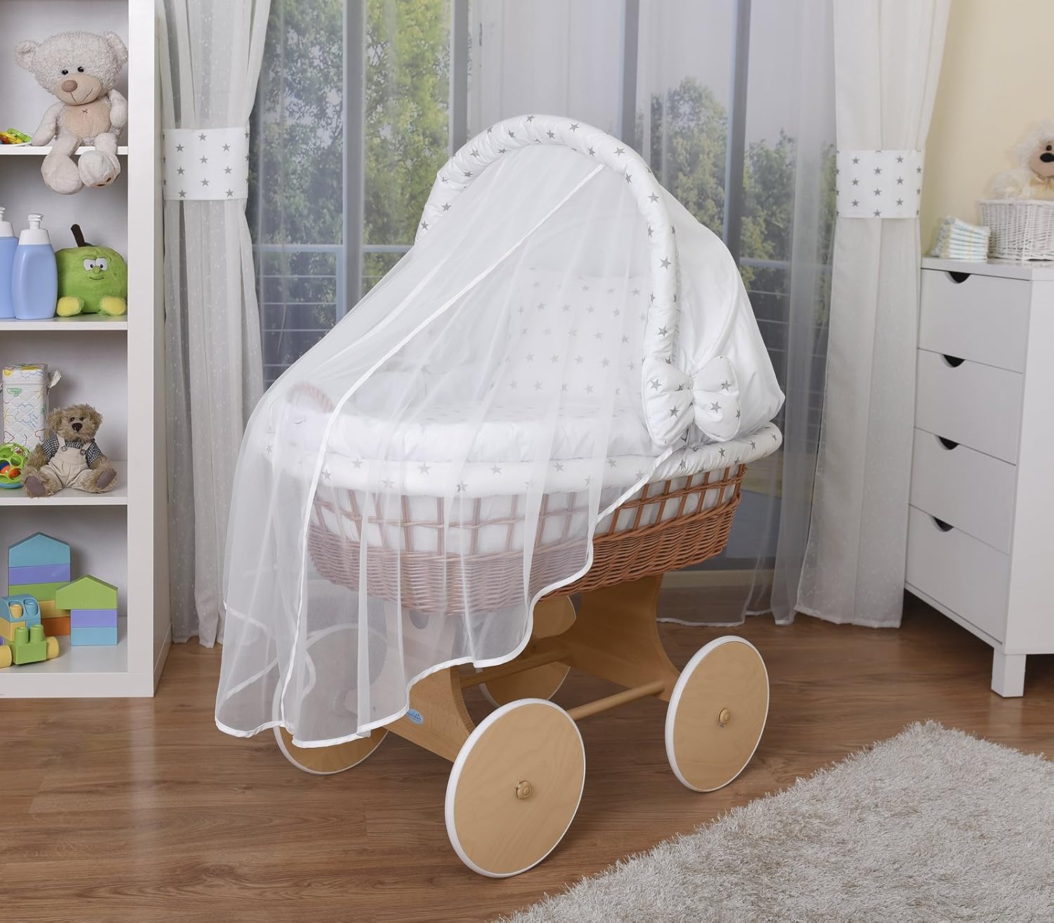 big moses basket on wheels