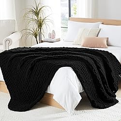 L'AGRATY Chunky Knit Blanket