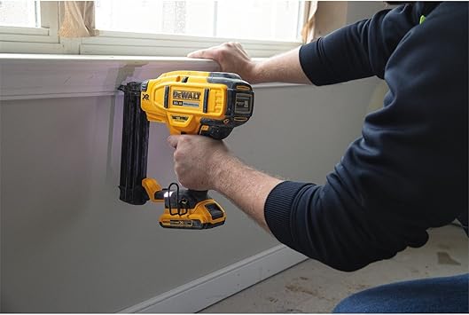 DEWALT DCN680D1 Finish Nailers product image 2