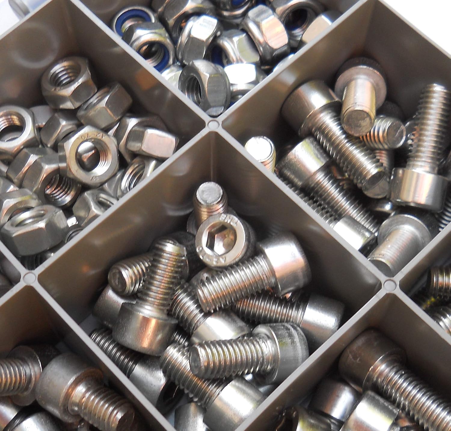 Set of 225 Assorted M8 Allen Socket Cap Head Machine Screws/Bolts, Nuts & Washers, A2-70 (304 Grade) Stainless Steel - Image 3