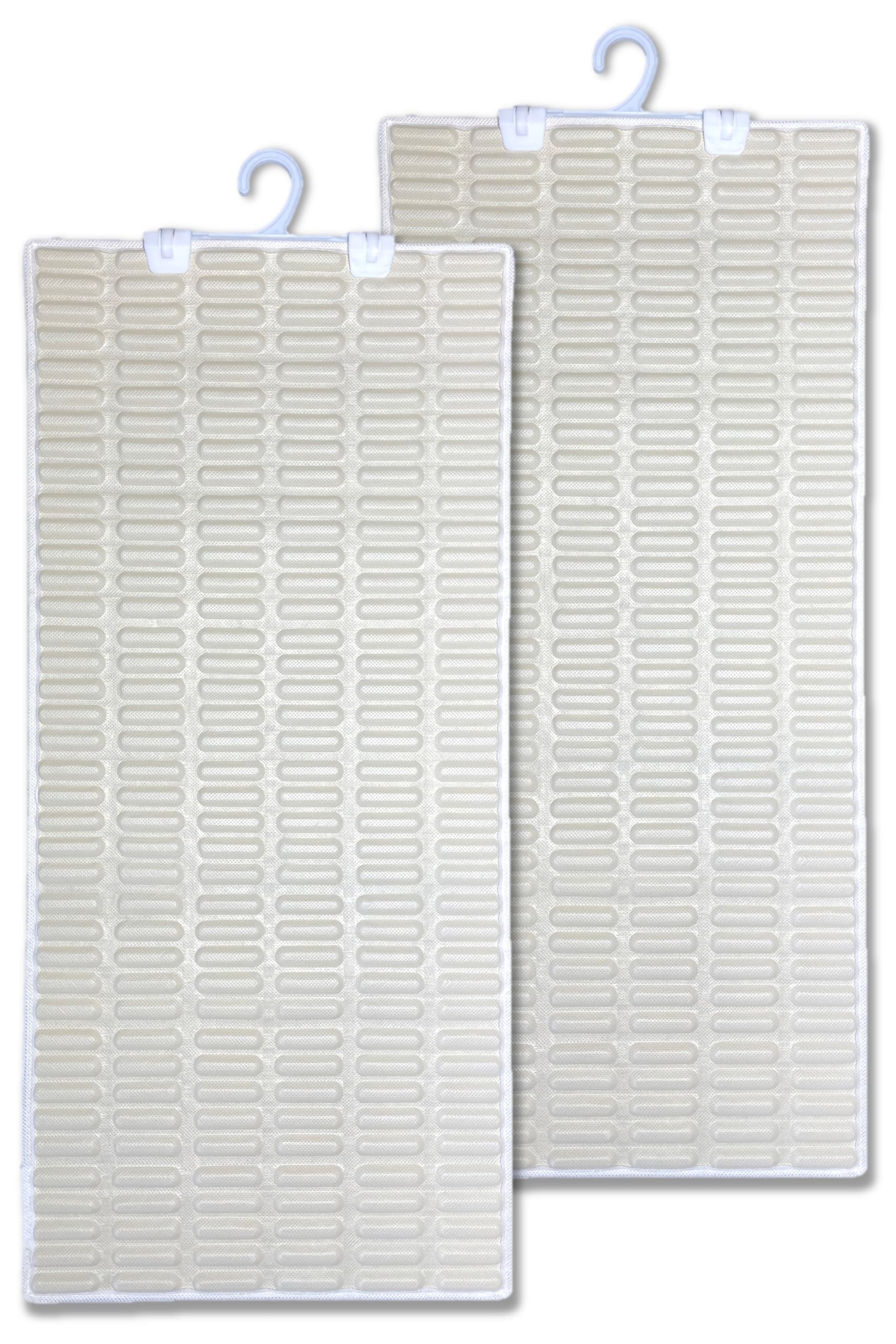 調湿くん 繰り返し使える クローゼット用除湿シート 33×70cm 2枚入 水捨て不要 クローゼット 湿気取り 吊り下げ 湿気対策 衣類 除湿剤 消臭 ニオイ 吸湿 衣装ケース 繰り返し シリカゲル ハンガー付き タンス 湿気商品画像