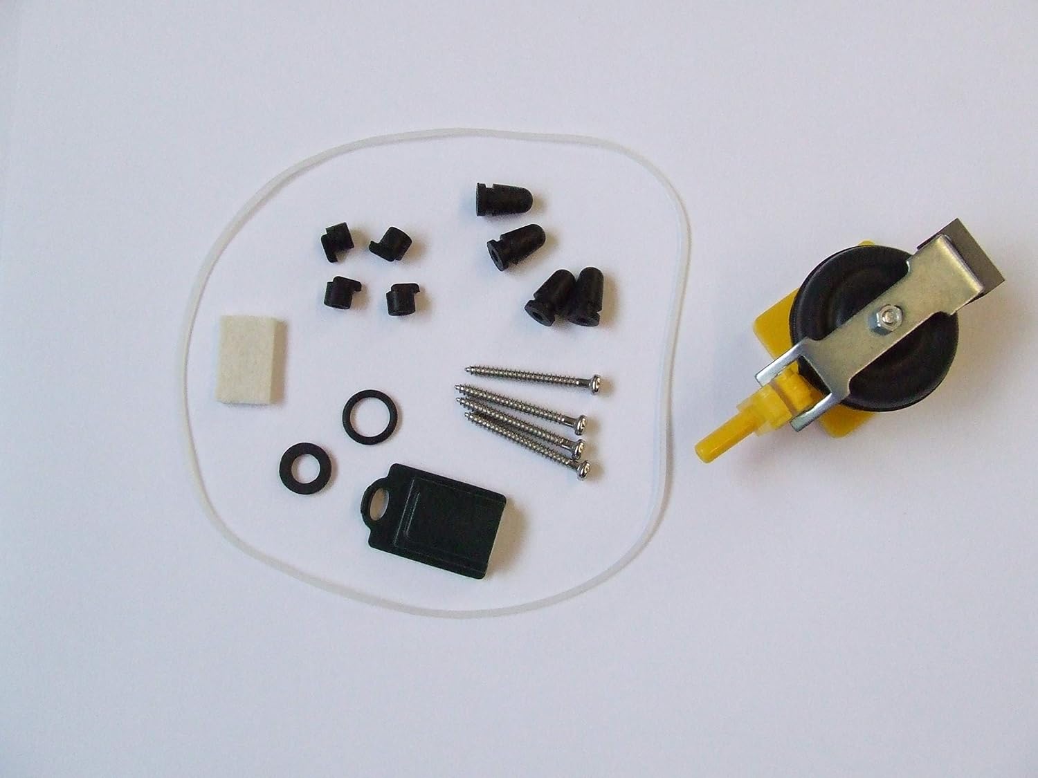 Blagdon Complete Annual Maintenance kit for the Pond Oxygenator 1 Outlet Pump, Black, white, yellow