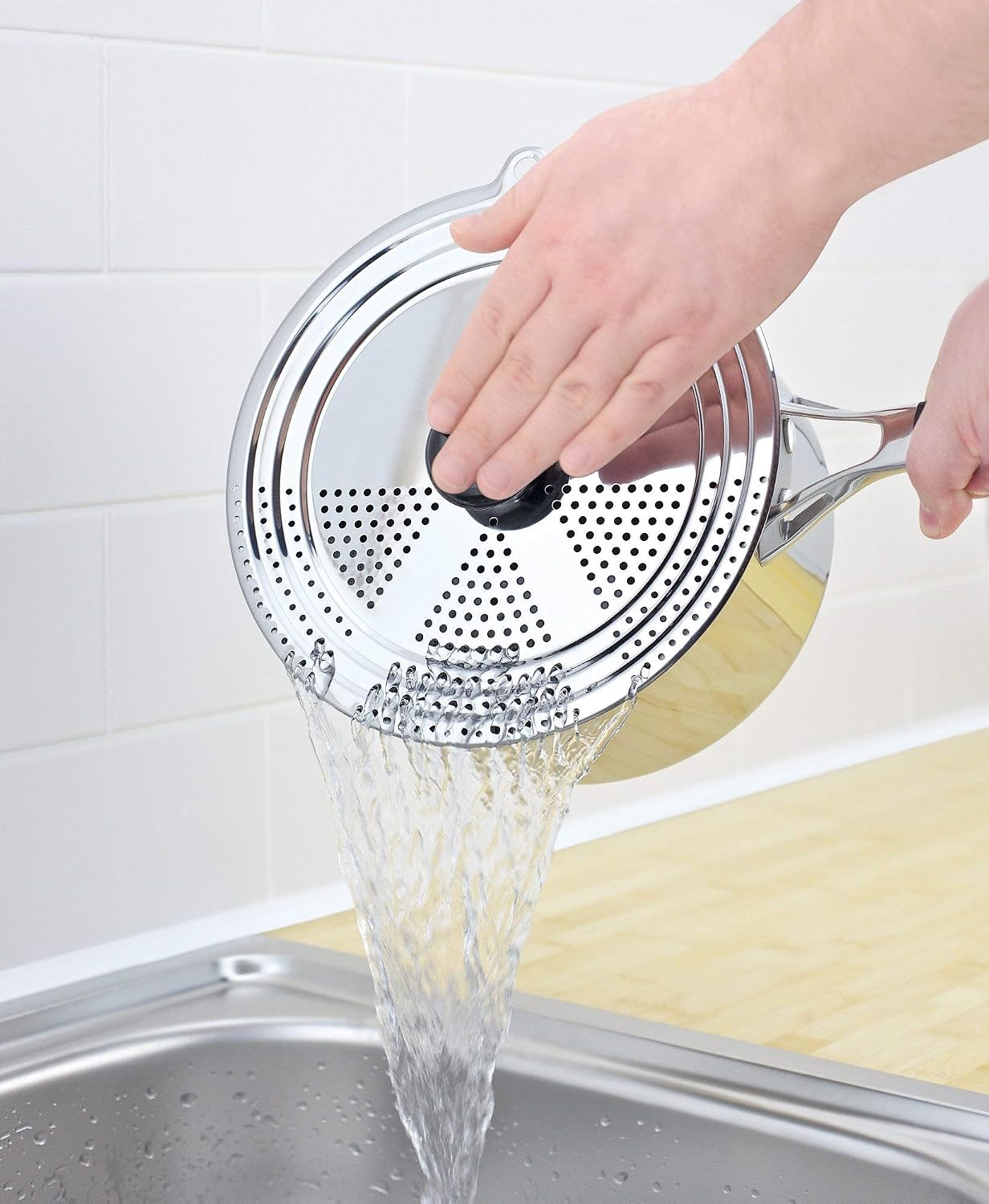 Judge Universal Draining Saucepan Lid, Stainless Steel, Fits 16cm, 18cm, 20cm and 22cm Saucepans, Silver - Image 3