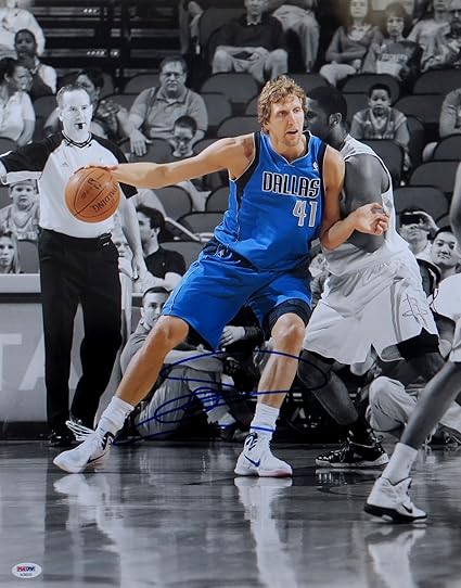 dirk nowitzki signed basketball