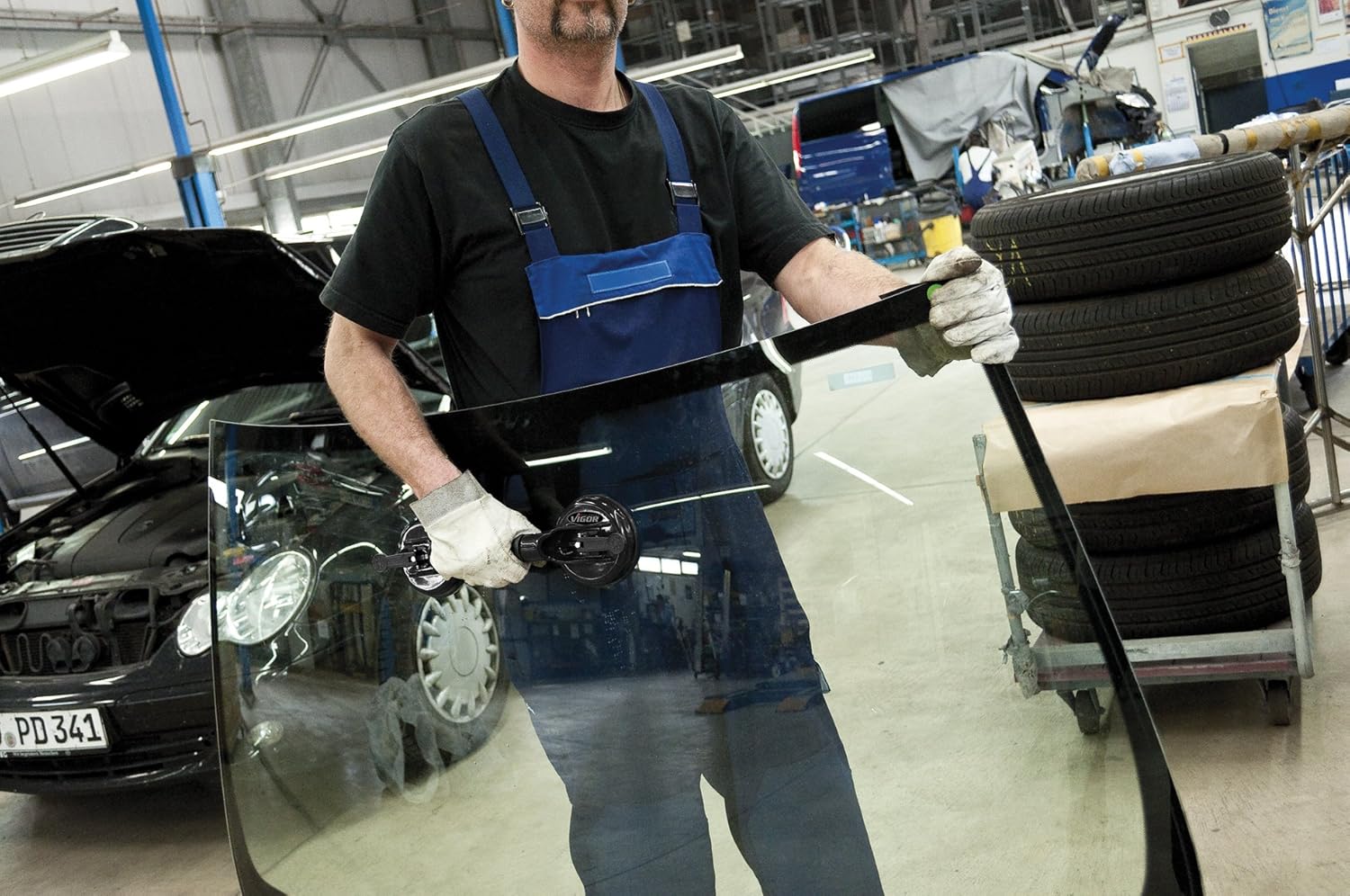 Vigor V2685 Window Pane Holder BigaMart