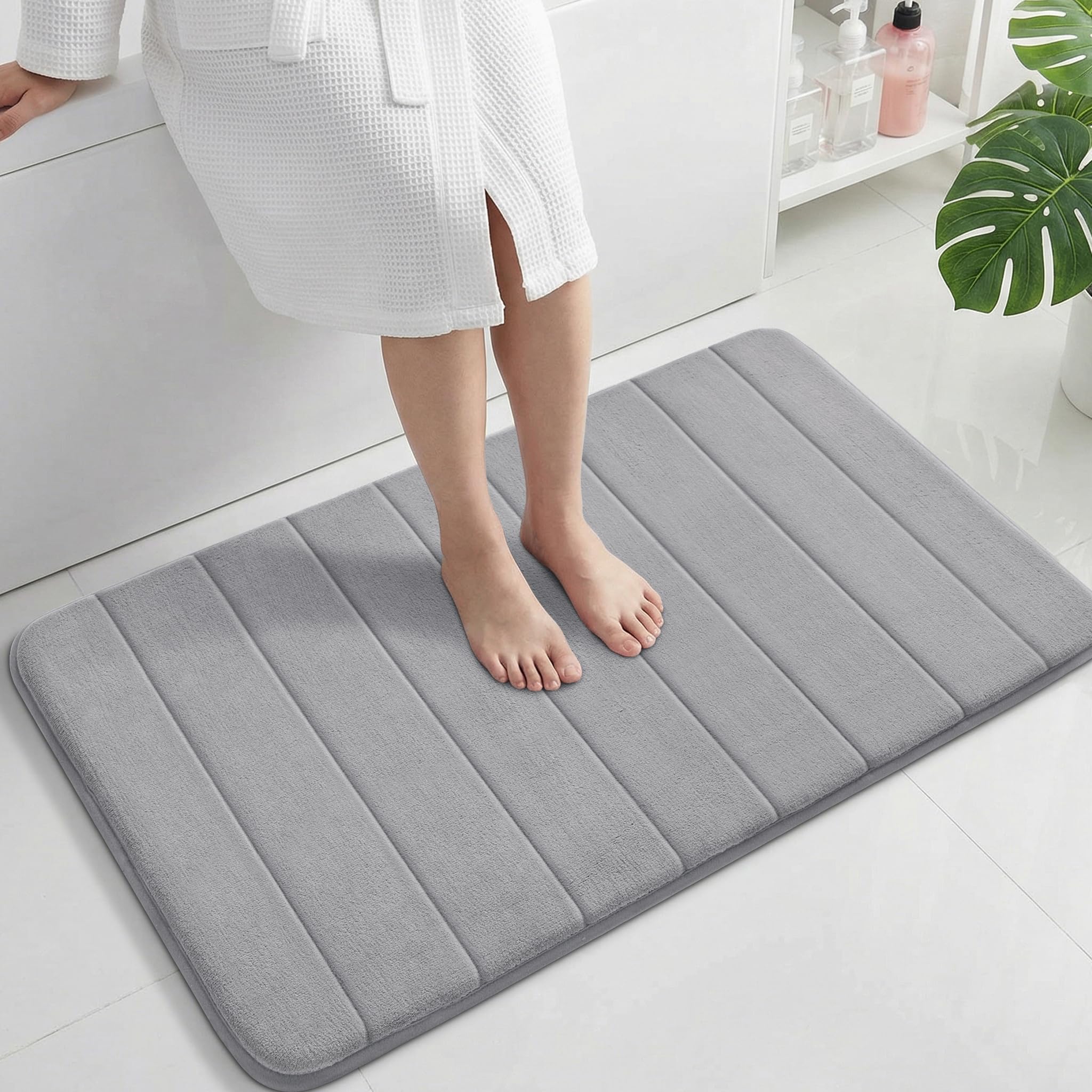 Yimobra Memory Foam Bath Mat, Soft and Comfortable, Super Water Absorption, Non-Slip, Thick, Machine Wash, Easier to Dry for Bathroom Floor Rug, 92 x 61 cm, Grey