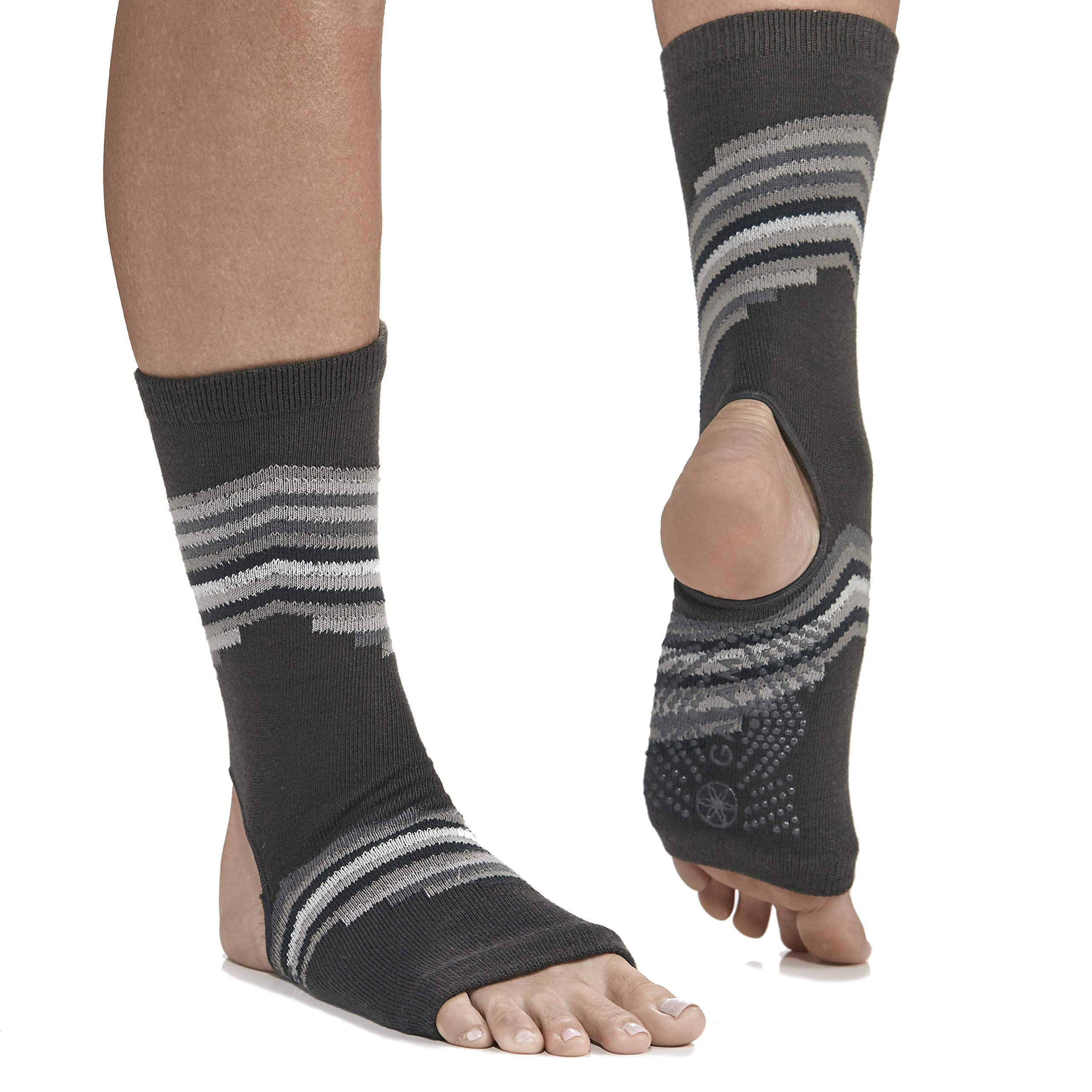 Gaiam Calcetines tobilleros de yoga - Calcetines tobilleros calentadores de piernas con agarre para yoga, barra, pilates, danza, aeróbic - gris ahumado