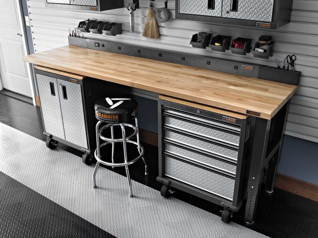 Gladiator GAWB06MTZG 6Feet Adjustable Height Maple Work Bench Hardware