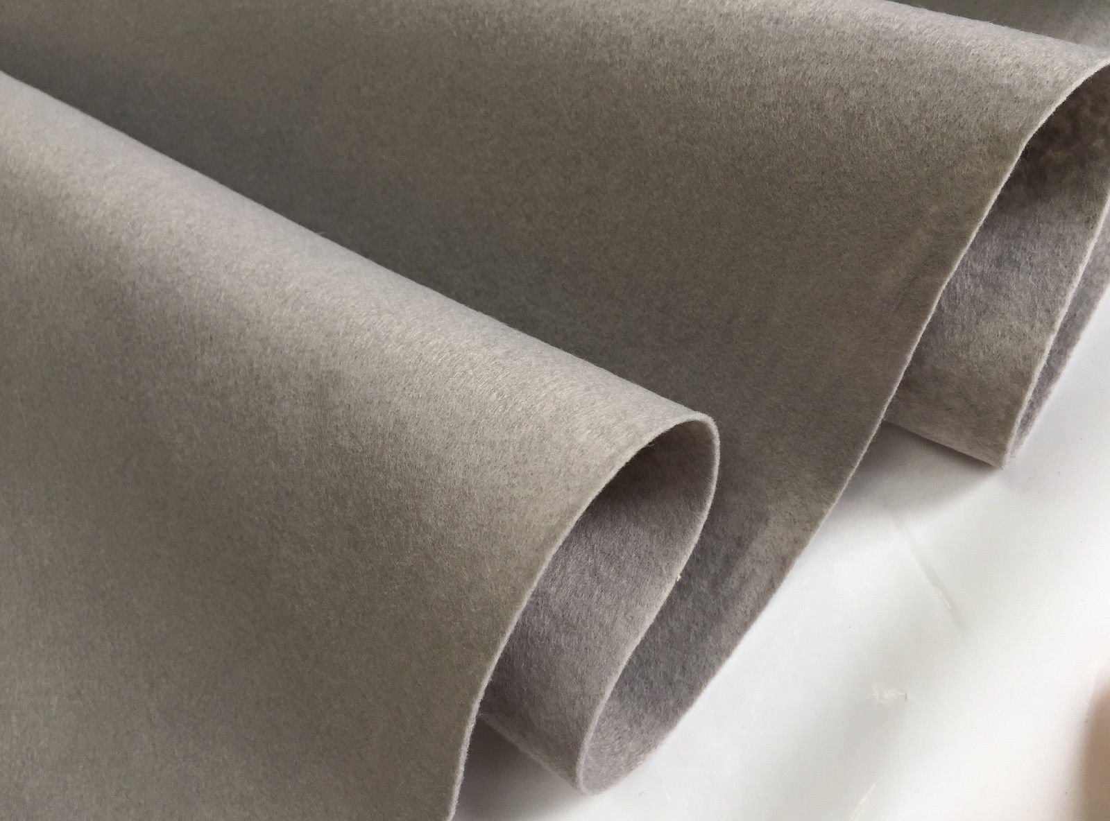 Felt Fabric Material Craft Plain Colours Soft Polyester, 2mm Thickness - 102cm Wide (Silver Grey, 1 Meter)