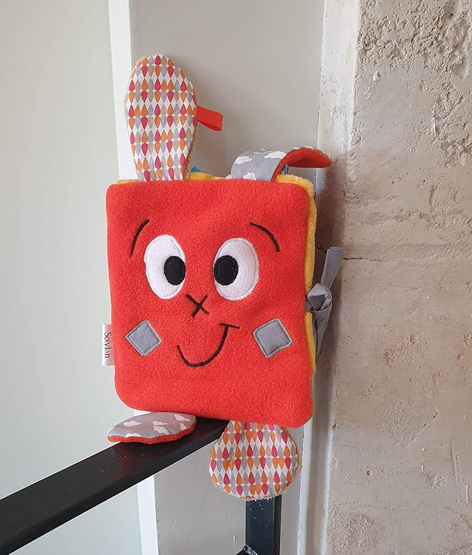 Livre D Eveil En Tissu Pour Bebe Livre D Activites Bebe Fait Main Solylan Amazon Fr Handmade