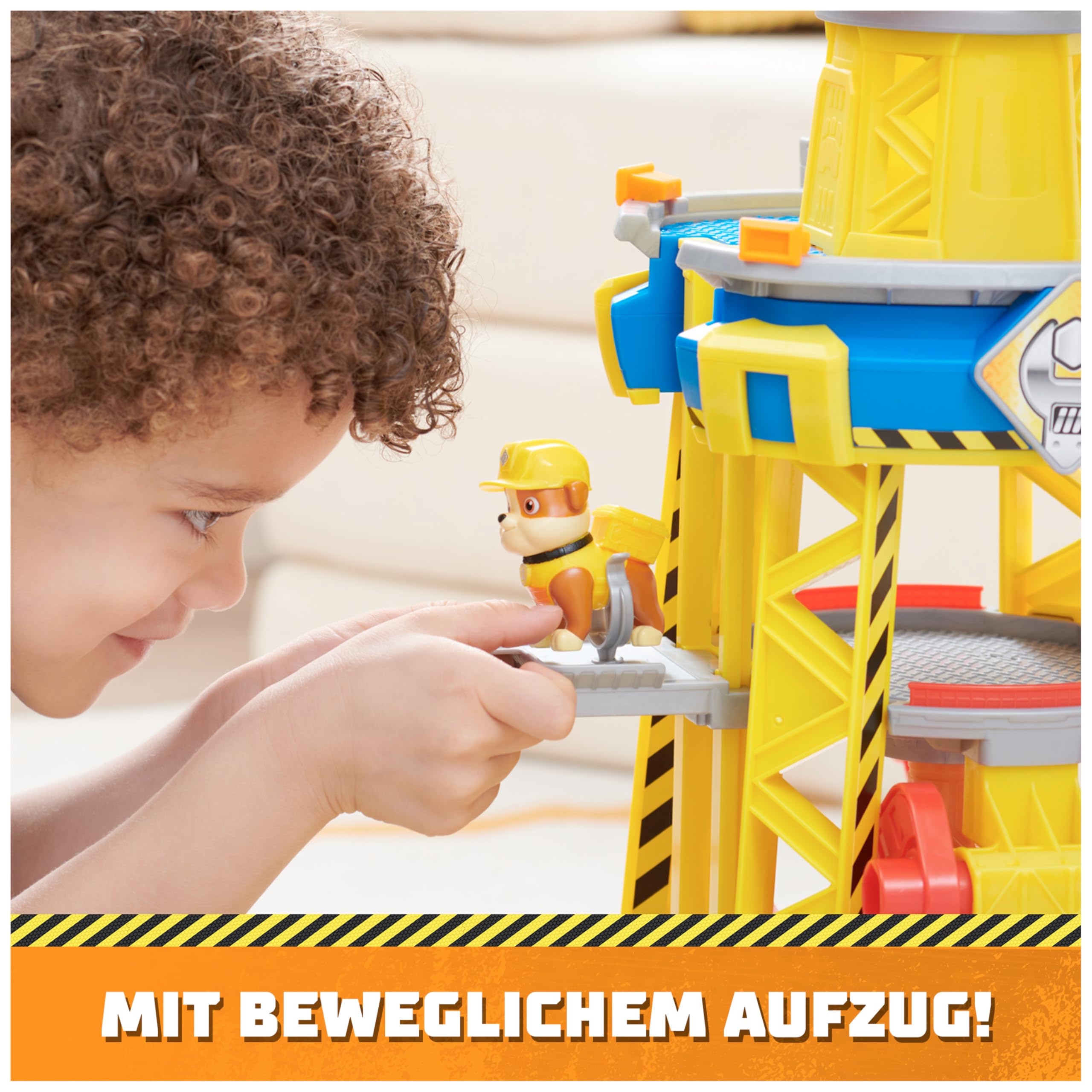 Rubble & Crew - Kran-Spielset Baupfoten Hof 68 cm, mit Rubble-Figur, Planierraupen-Fahrzeug und 340 g Build-it Kinetic Sand, Licht und Sound, ab 3 Jahren 8