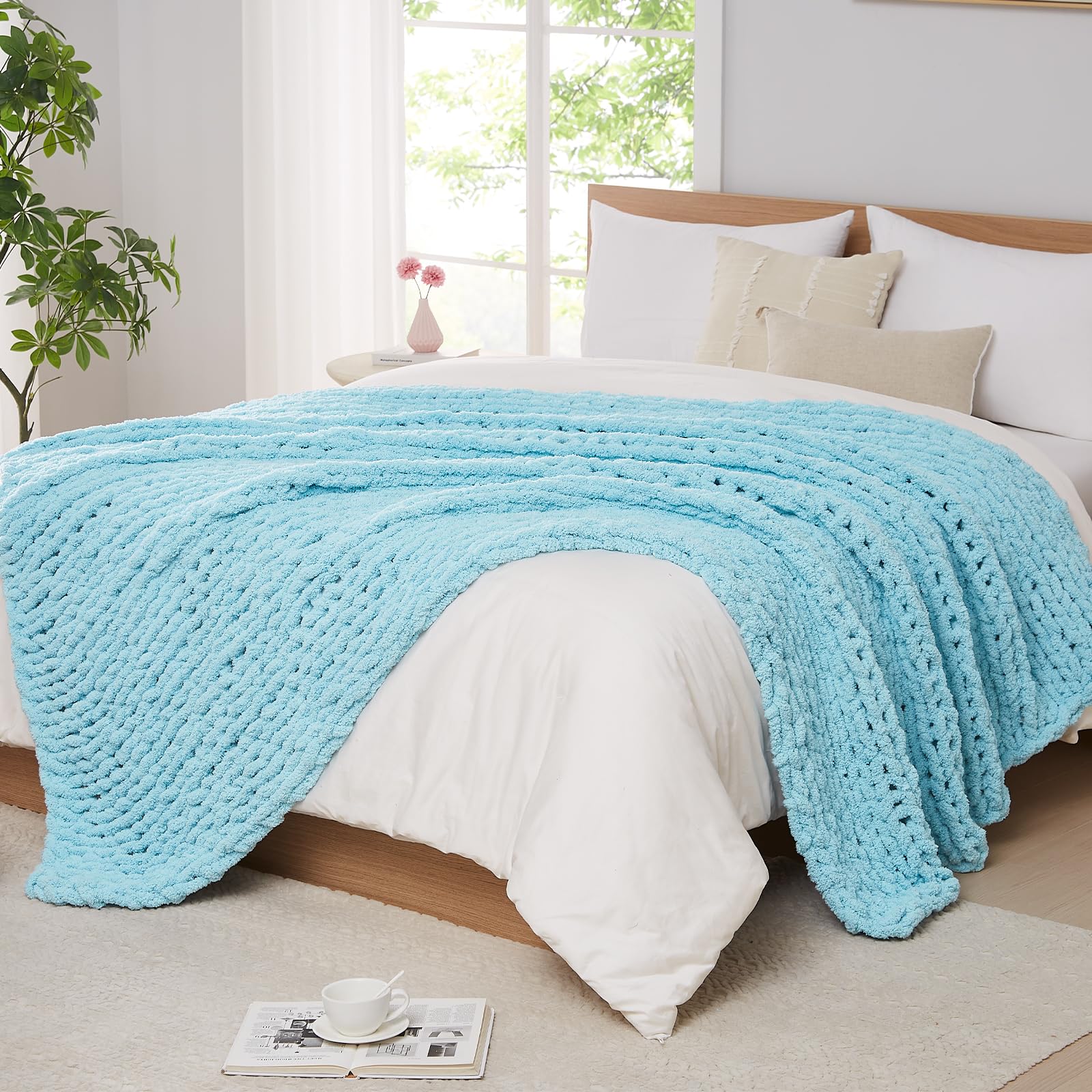 L'AGRATY Chunky Knit Throw: 80''x90'' Chenille
