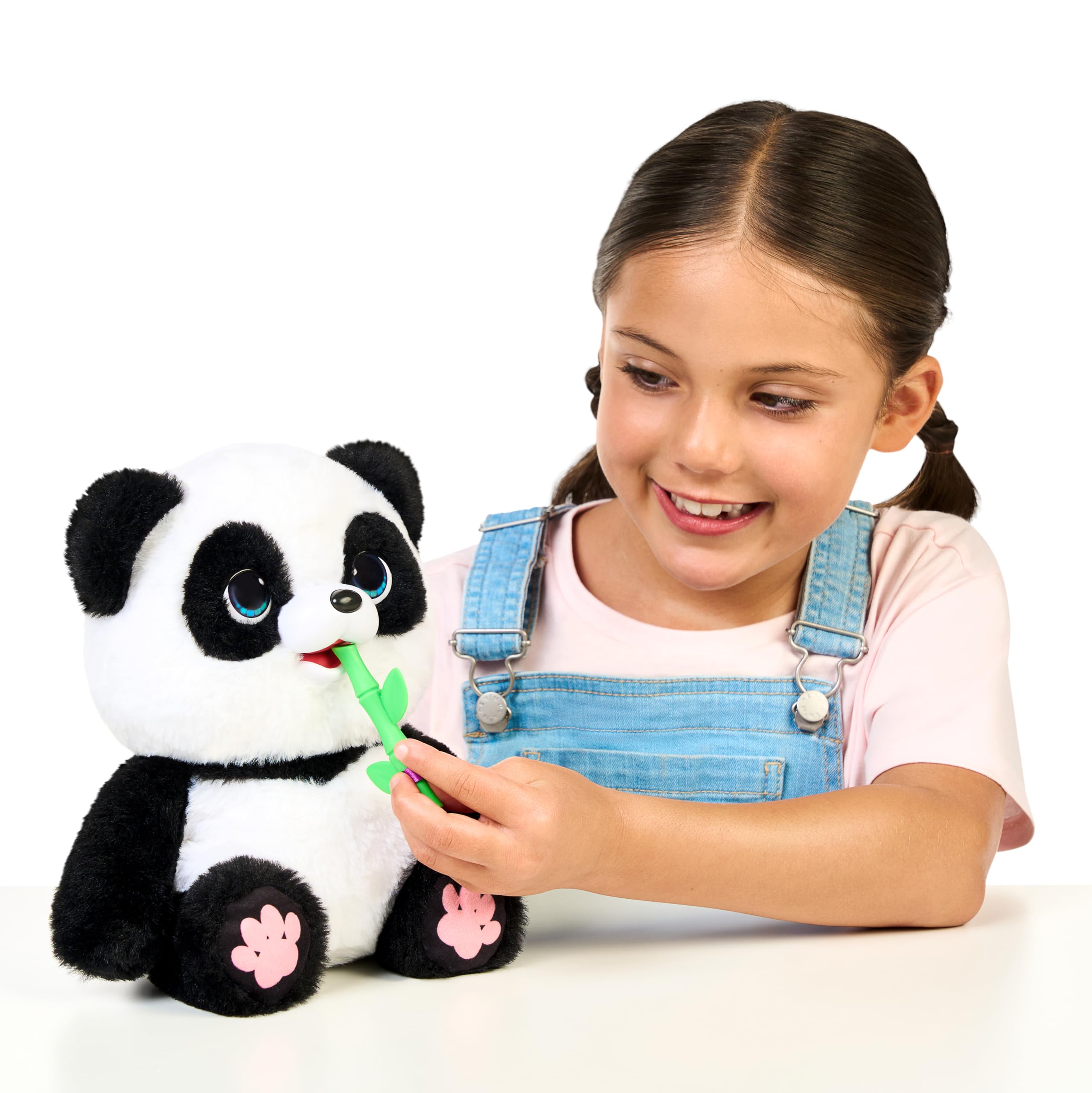 Little Live Pets My Baby Panda ChuChu | Interaktives Haustier mit über 50 Geräuschen & Reaktionen. Strampelt, geht aufs Töpfchen, lacht & mehr. Immer Wieder Spielen. Geschenk für Kinder 2