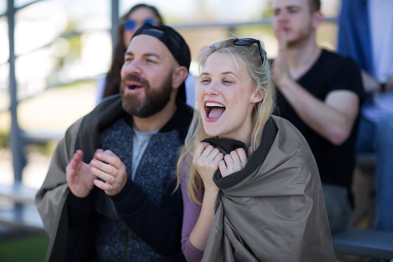 Outdoor Waterproof Blanket by Oceas – Warm Fleece Great for Camping, Outdoor Festival, Beach, and Picnic Use – Extra Large All Weather and Waterproof Throw Blanket: Home & Kitchen