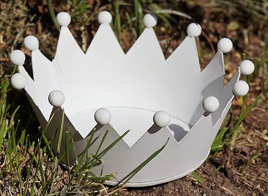 Unbekannt Metall Tablett Krone Weiss 14 Cm Tischdekoration Shabby Chic Wohnen Amazon De Kuche Haushalt