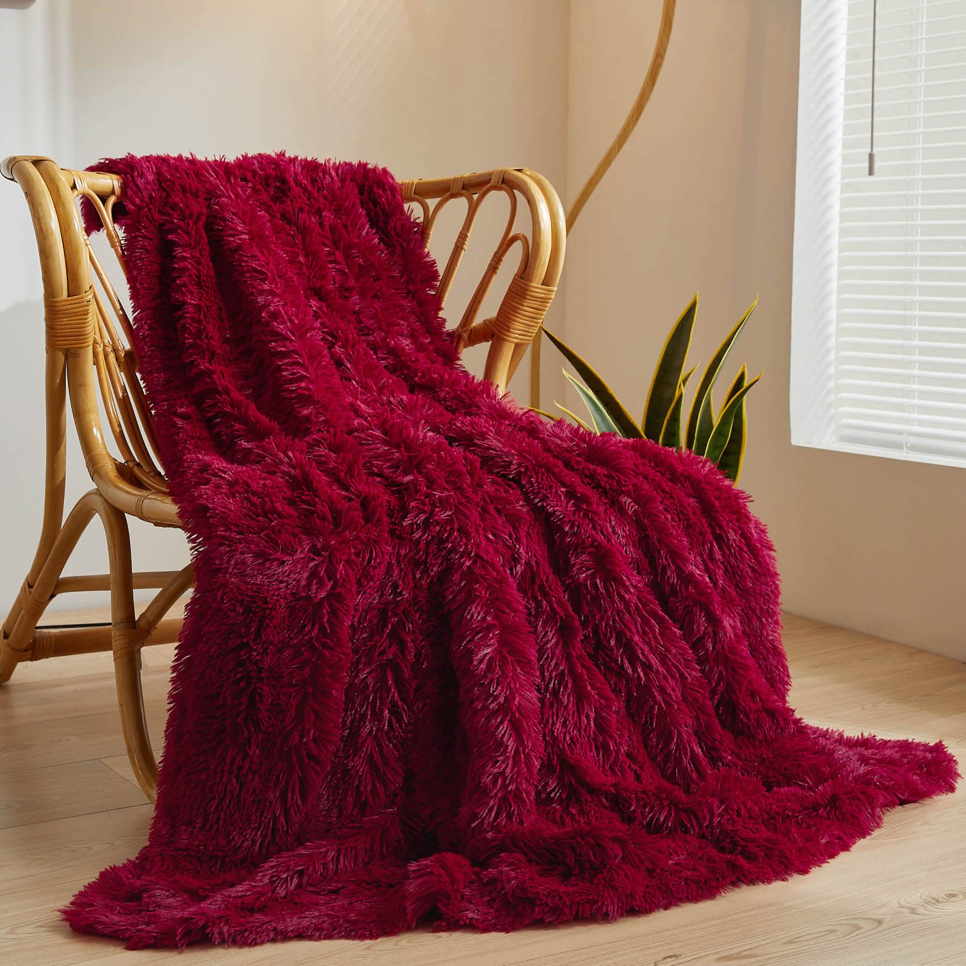 XeGe Luxury Faux Fur Throw, Red Soft Fluffy Blanket Single, Shaggy Plush Decorative Couch Blanket, Autumn Cute Furry Fuzzy Lap Throw for Kids Women Men Teen Girls Red