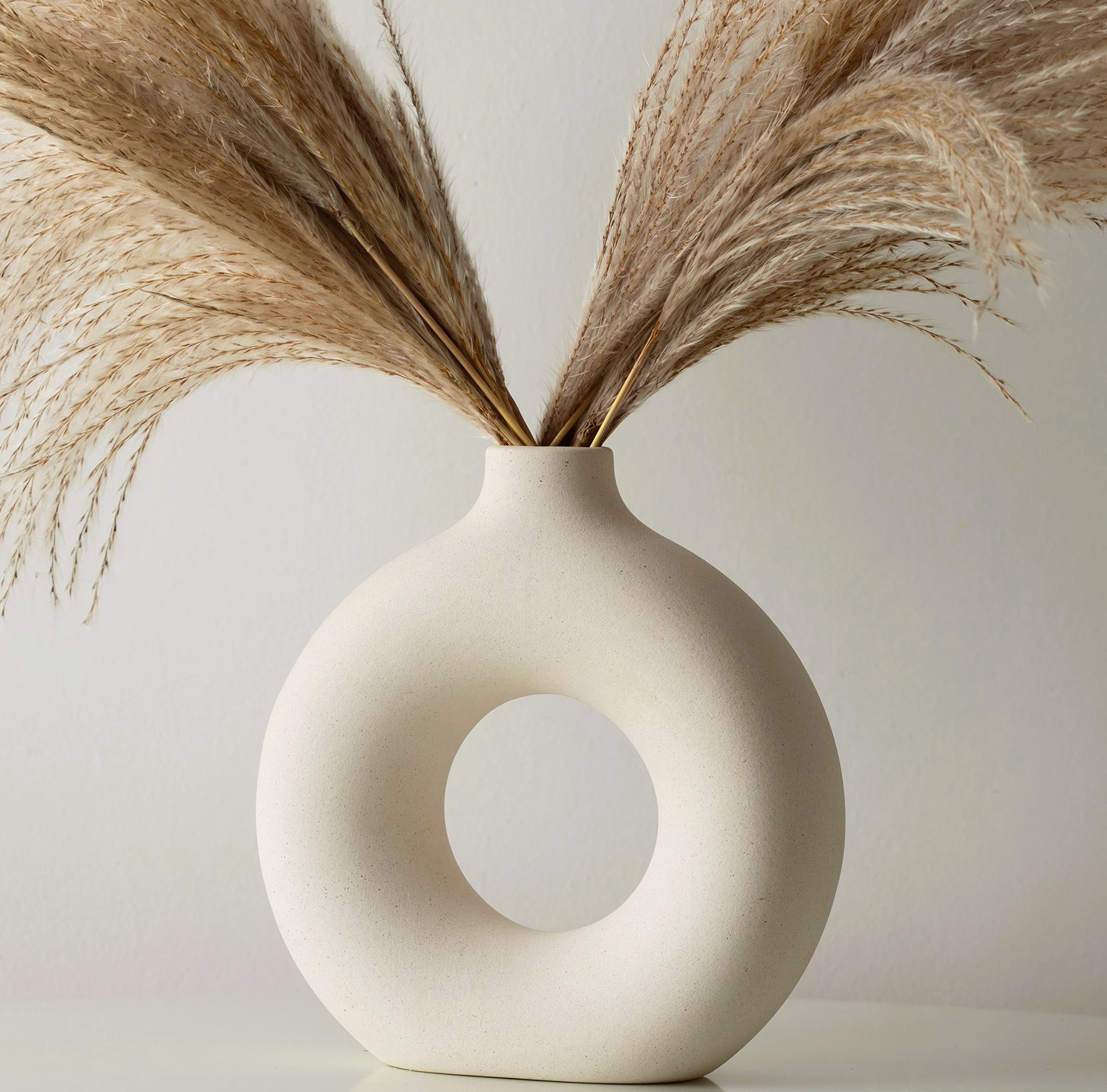 White Donut Vase Ceramic, Circle Flower Vase for Pampas Grass Dried Flowers, Decorative Living Room Bedroom Ornament, Modern Boho Home Decor Accessories, 19x18x6cm Matte