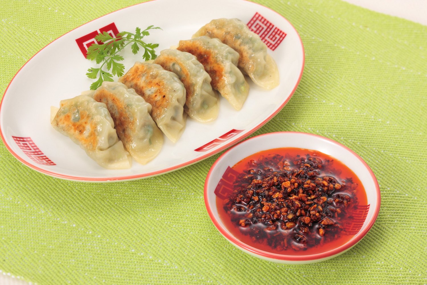 Momoya Chili Oil with Fried Garlic Taberu Layu 3.88 Oz Buy Online in