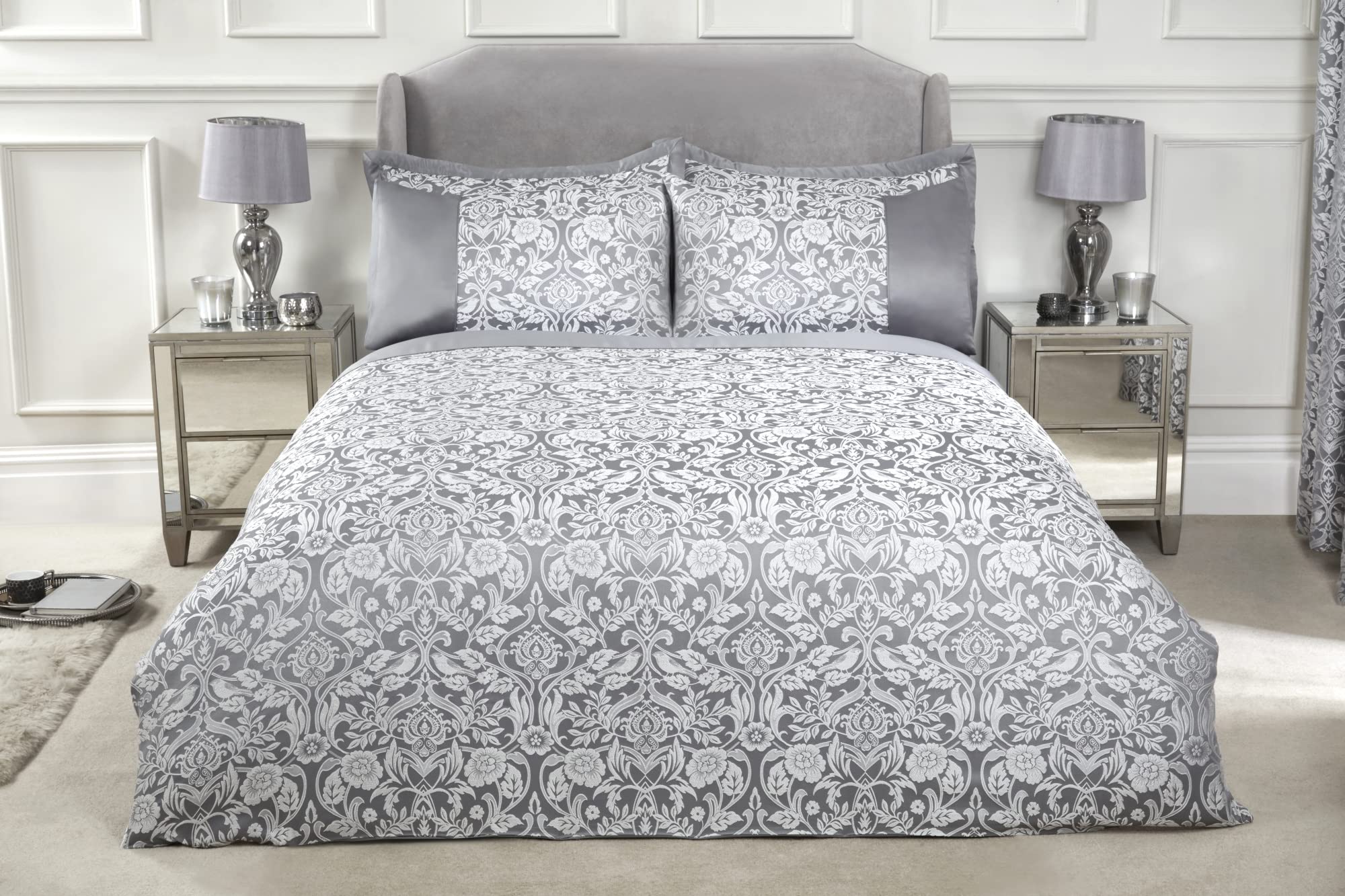 Emma Barclay Eden - Embellished Jacquard Duvet Set in Silver - Single