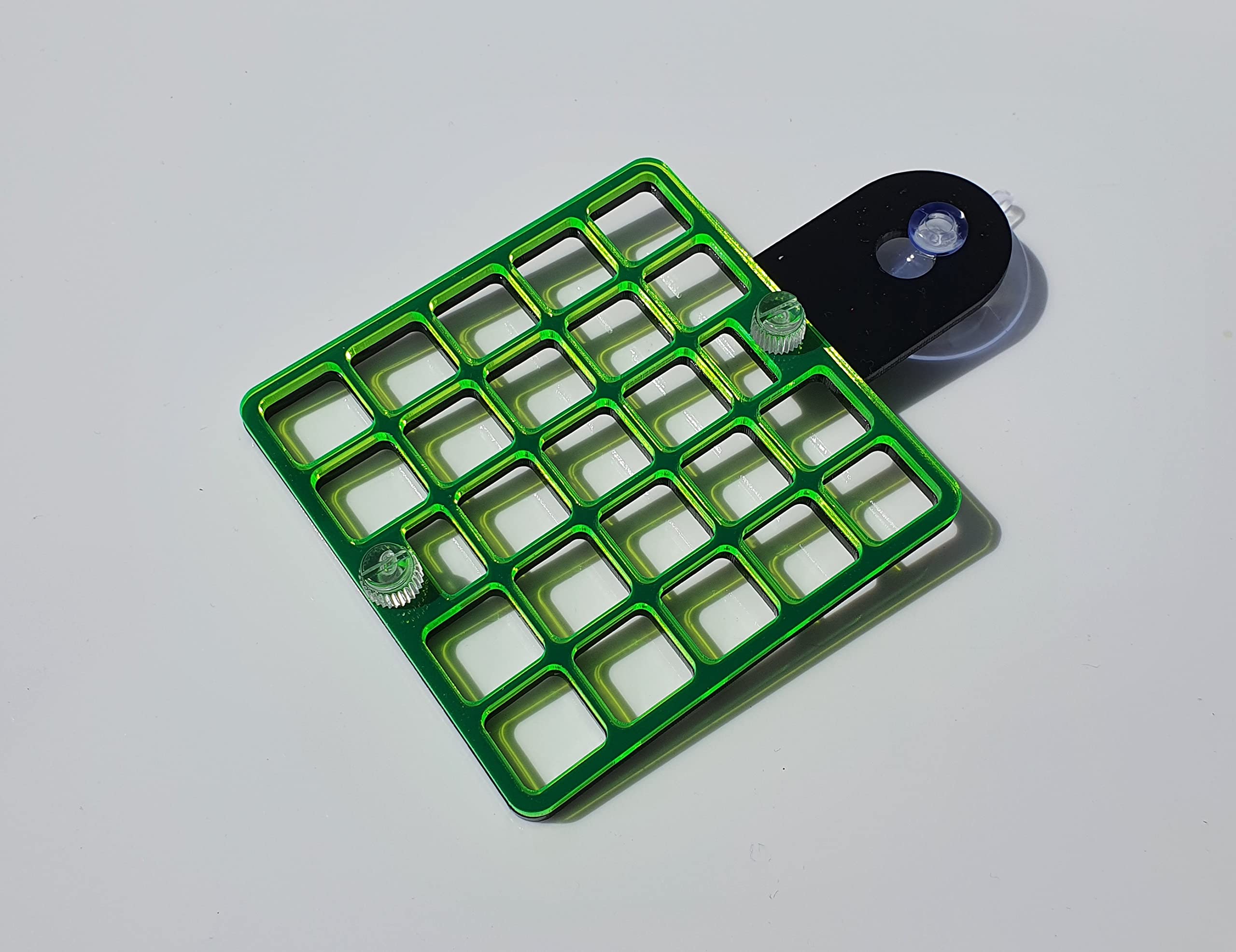 Reef-Geeks Nori and Veggi Feeder for Aquarium (Black-Green)