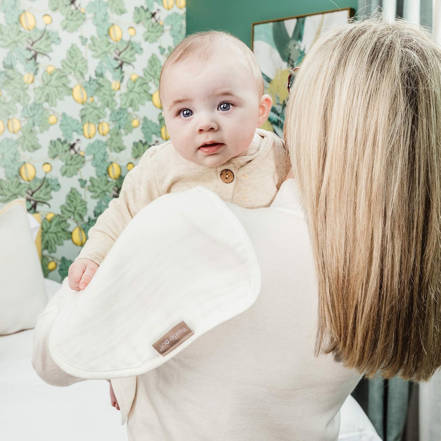 WeeSprout Set of 4 Organic Cotton Burp Cloths - Four Ultra-Absorbent Layers Keep Clothes Dry, Button Transforms Burp Cloth Into Baby Bib, Machine Washable & Dryer Friendly, Unisex for Boys & Girls: Home & Kitchen